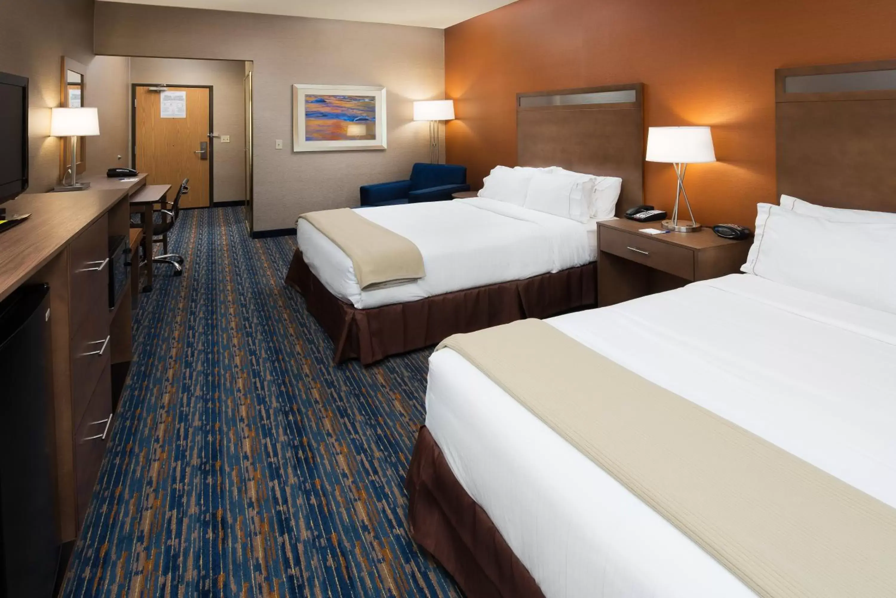 Photo of the whole room, Bed in Holiday Inn Express Rocklin - Galleria Area, an IHG Hotel