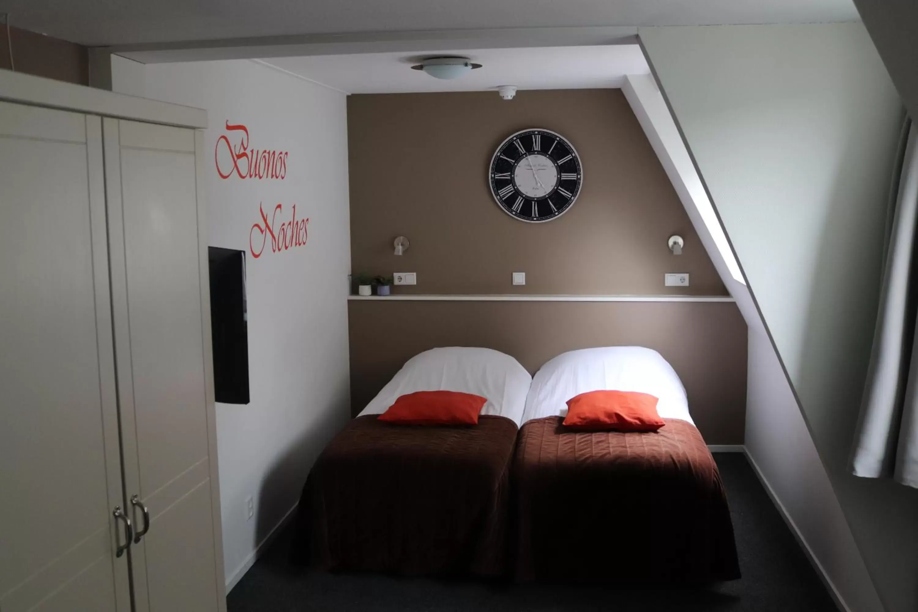 Bedroom in Het Wapen van Noordwijkerhout