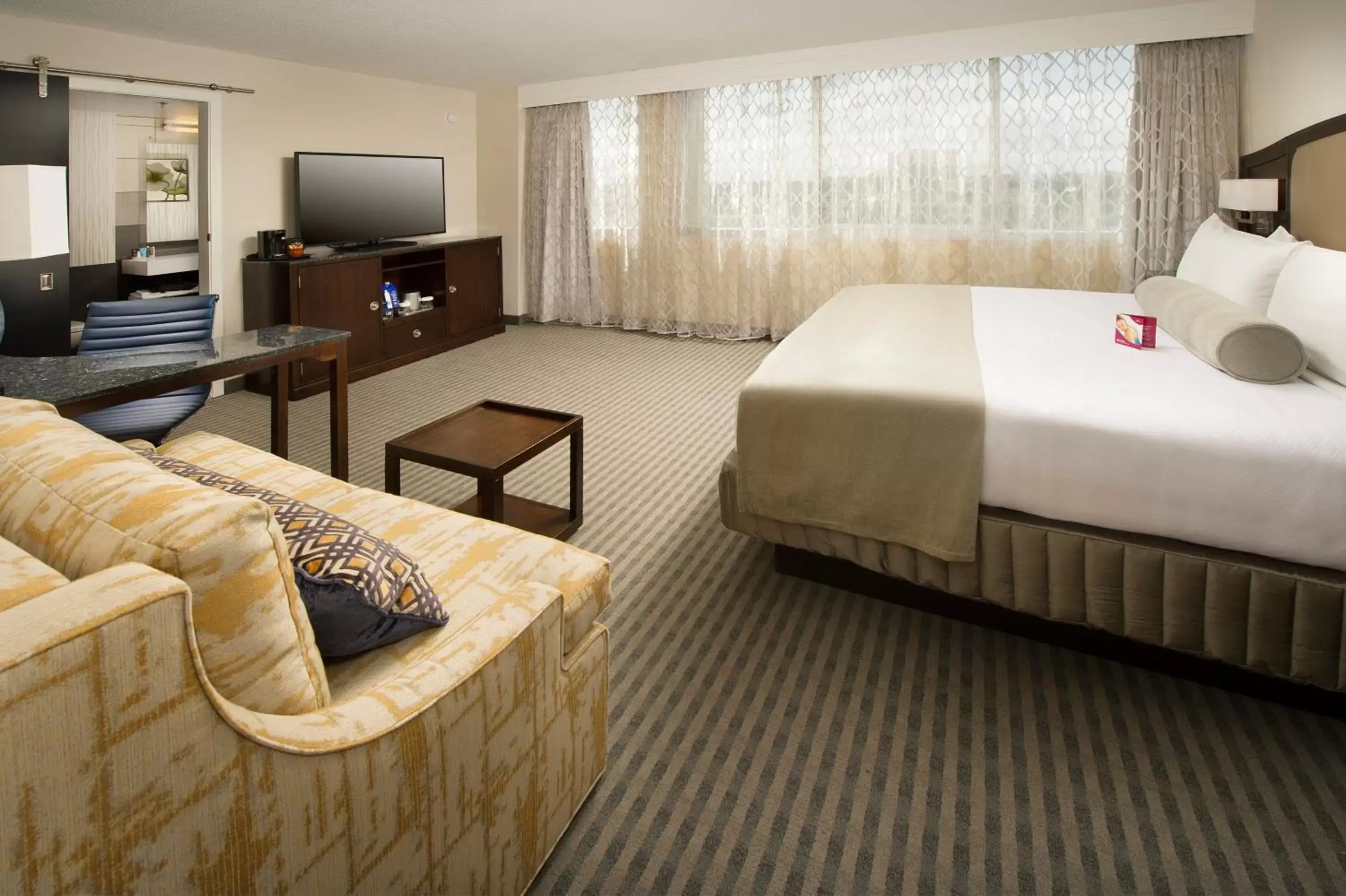 Photo of the whole room, TV/Entertainment Center in Crowne Plaza Seattle Airport, an IHG Hotel