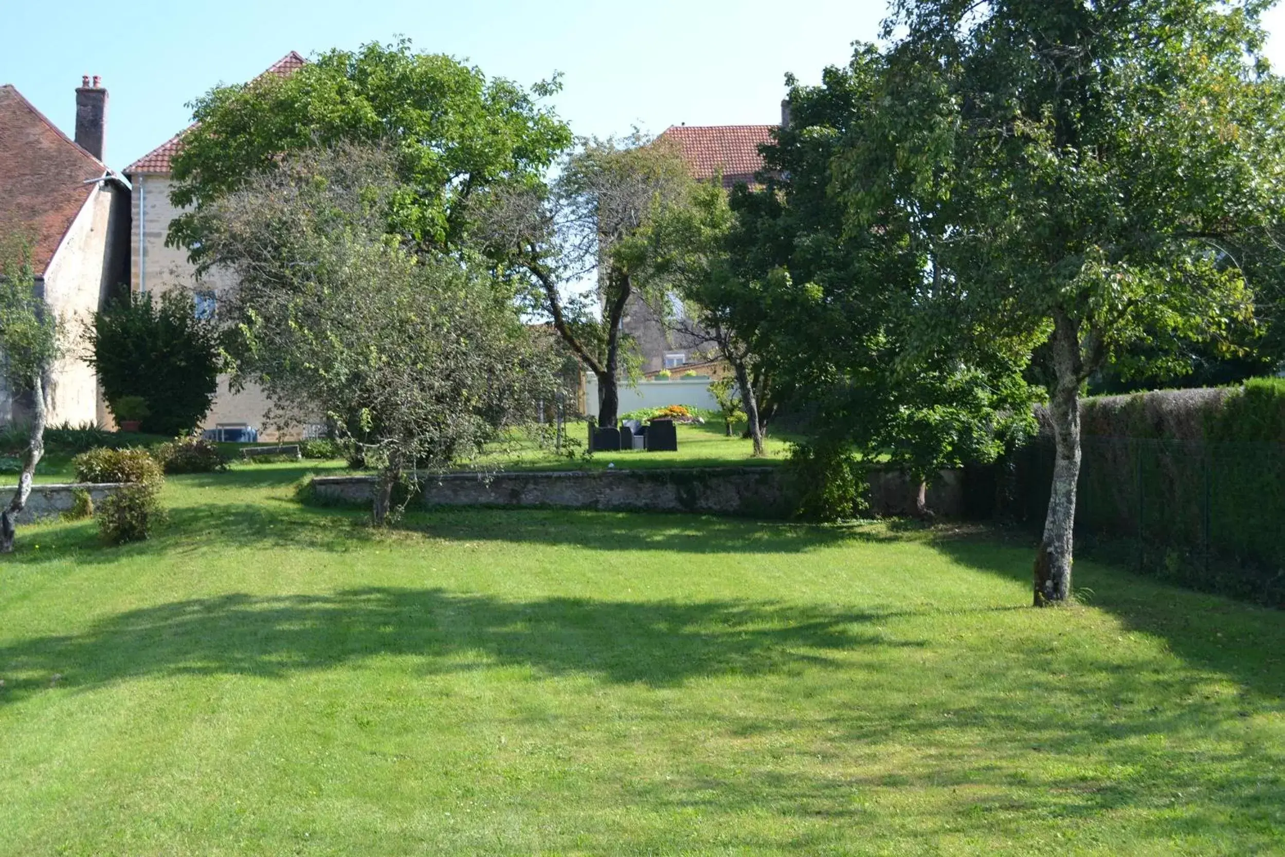 Garden in Chambres d'Hôtes Le Moulin à Epices