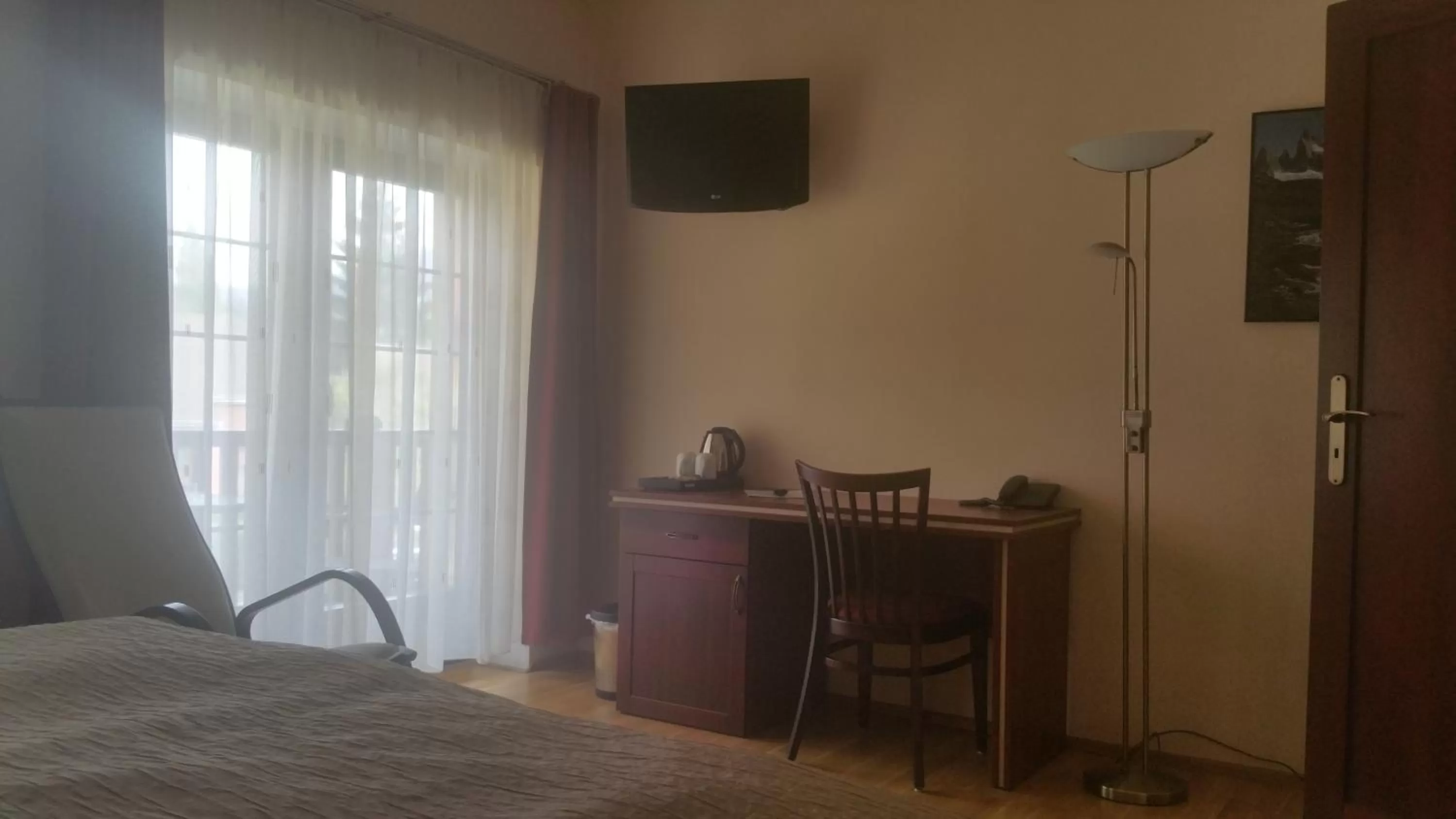 Coffee/tea facilities, Bed in Hotel Výpřež - Děčín