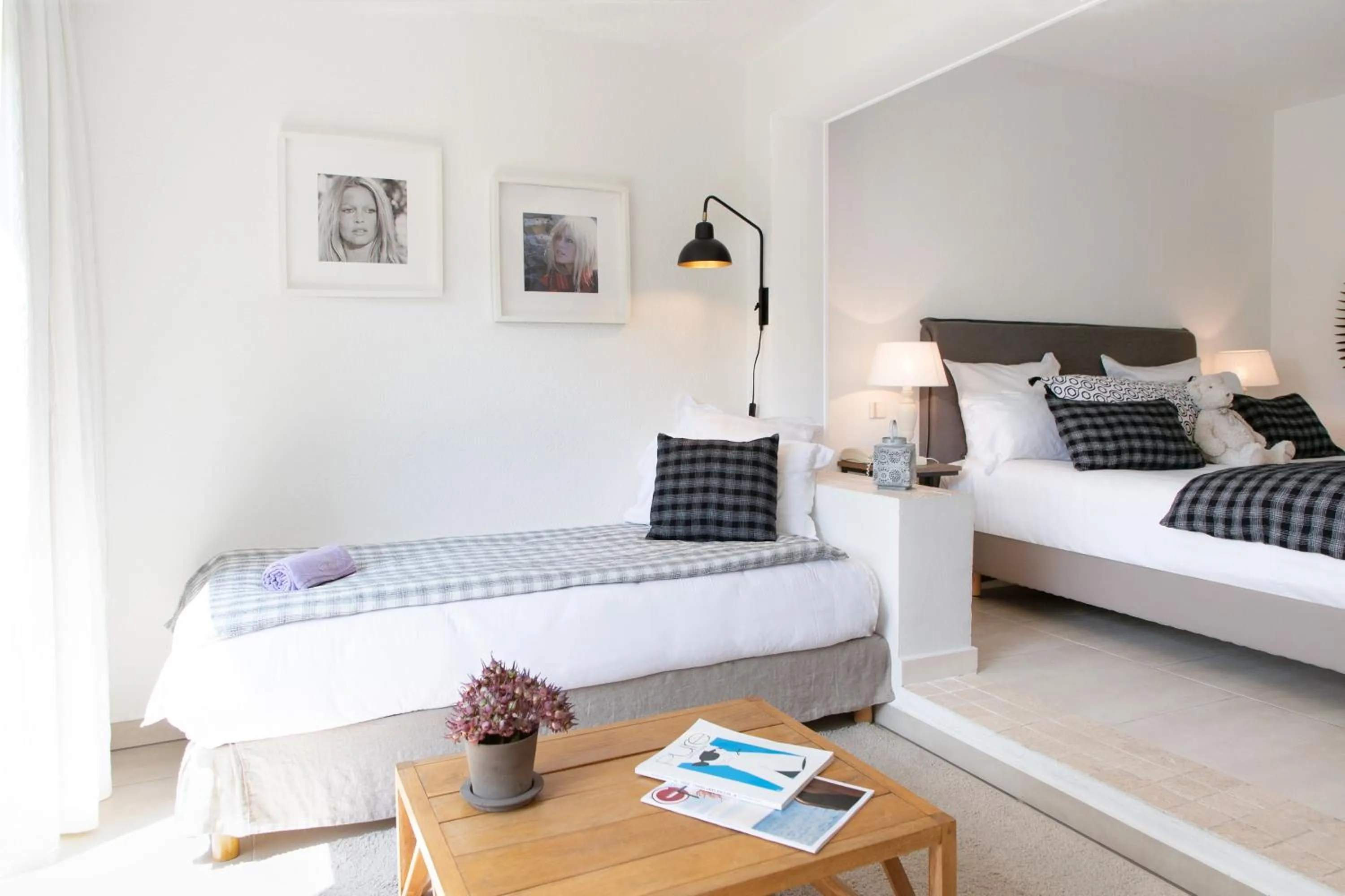 Photo of the whole room, Bed in Hôtel Font Mourier