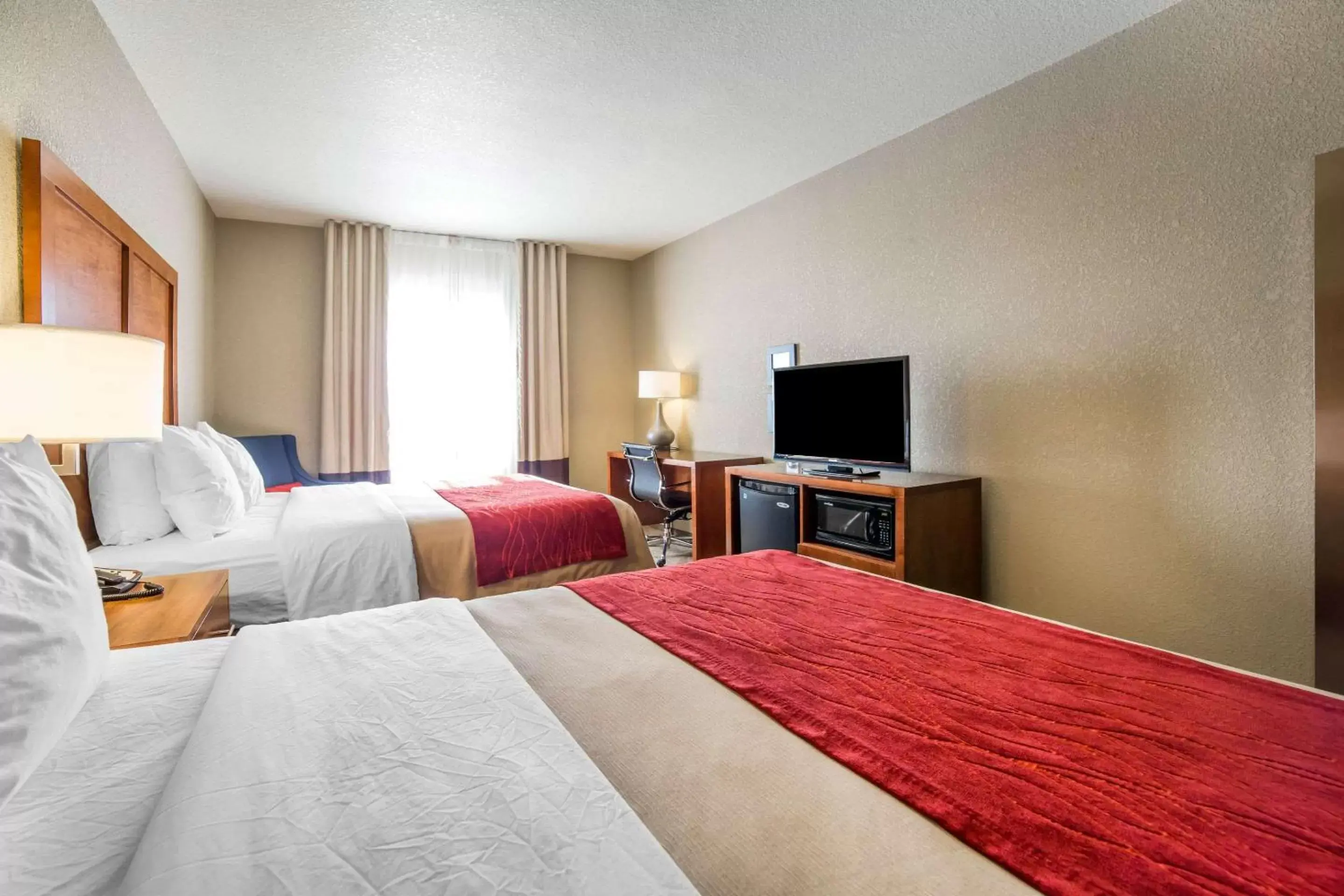 Photo of the whole room, Bed in Comfort Inn & Suites Cheyenne