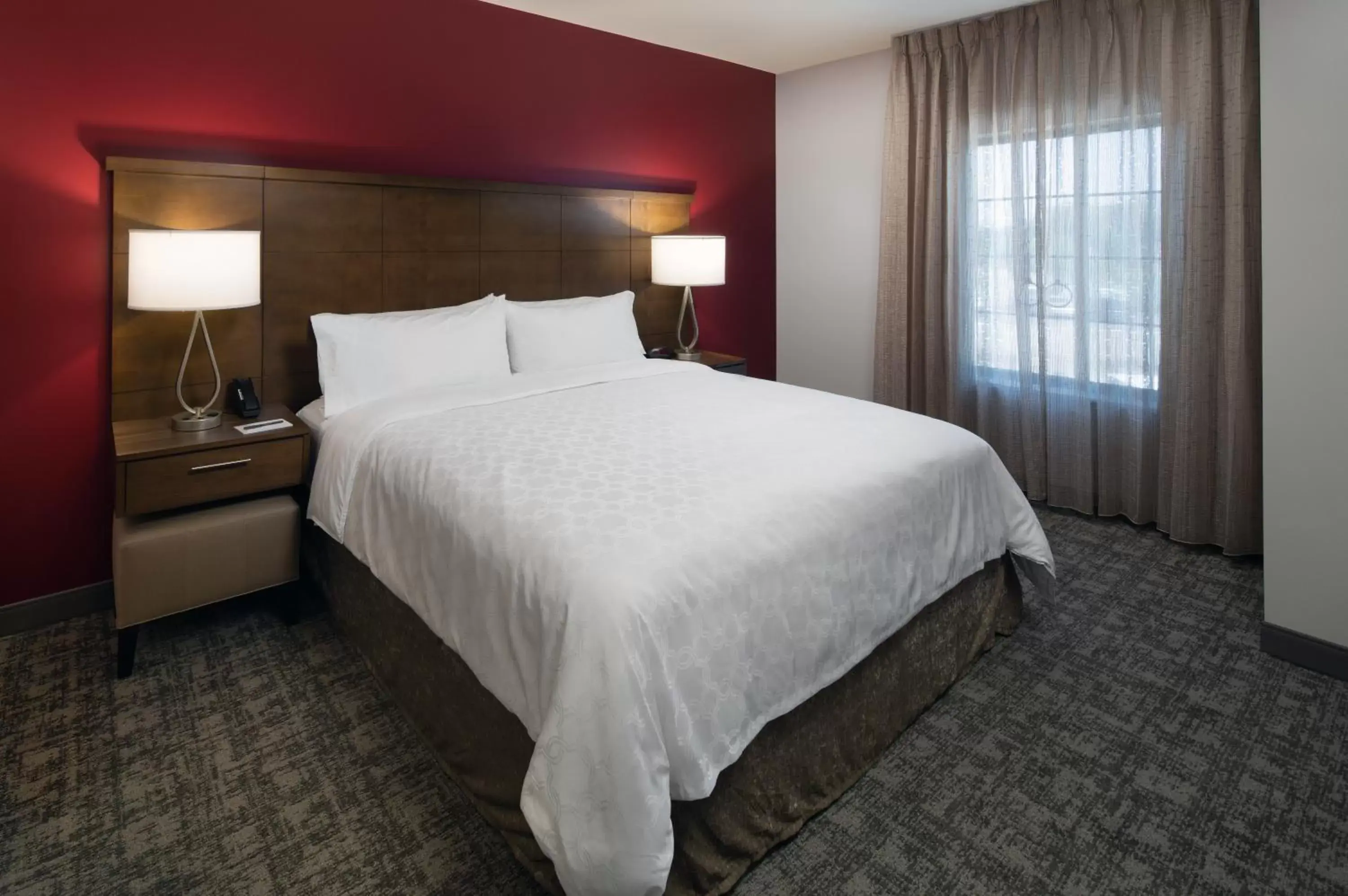 Photo of the whole room, Bed in Staybridge Suites - Phoenix – Biltmore Area, an IHG Hotel