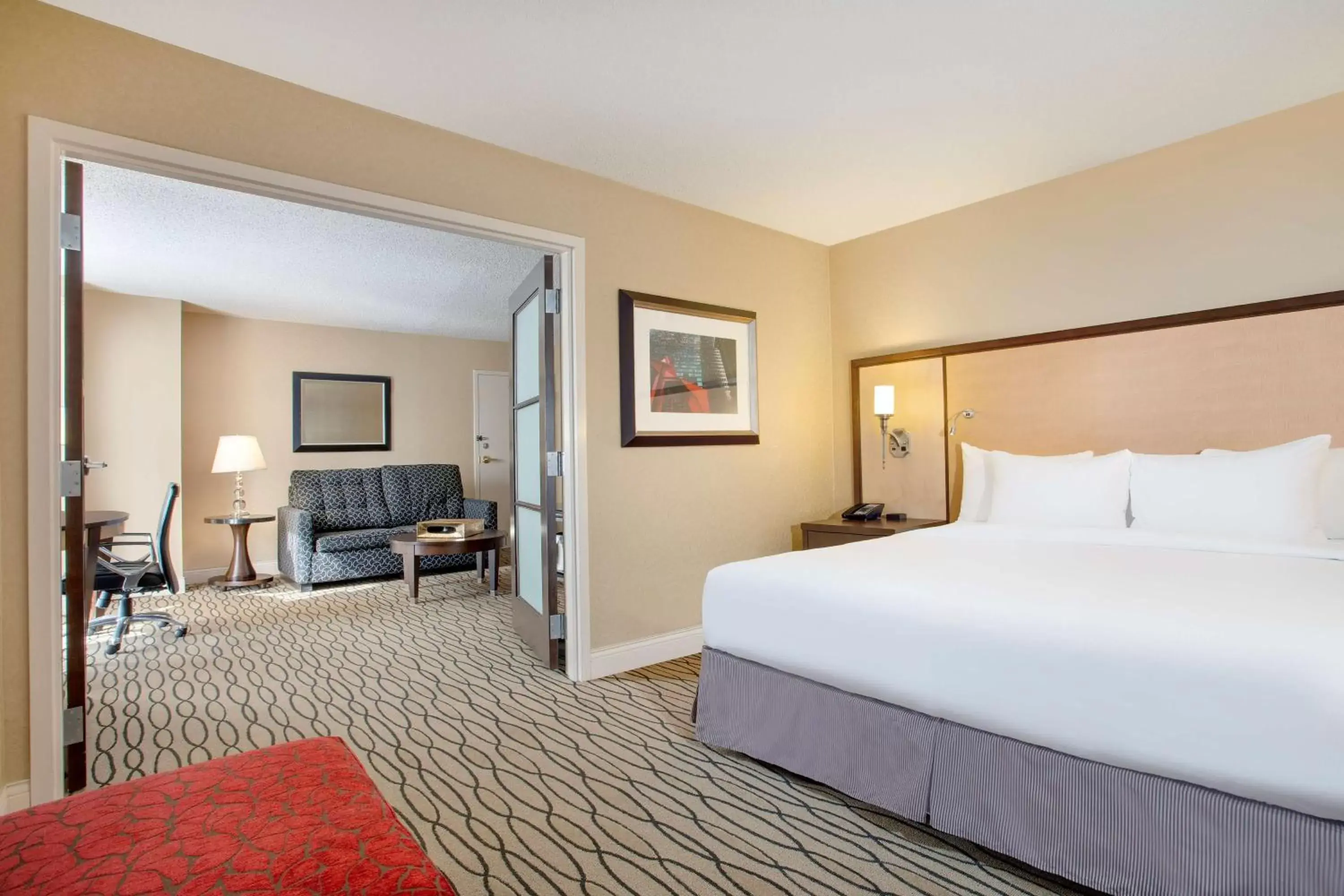 Bedroom, Bed in Hilton Rosemont Chicago O'Hare