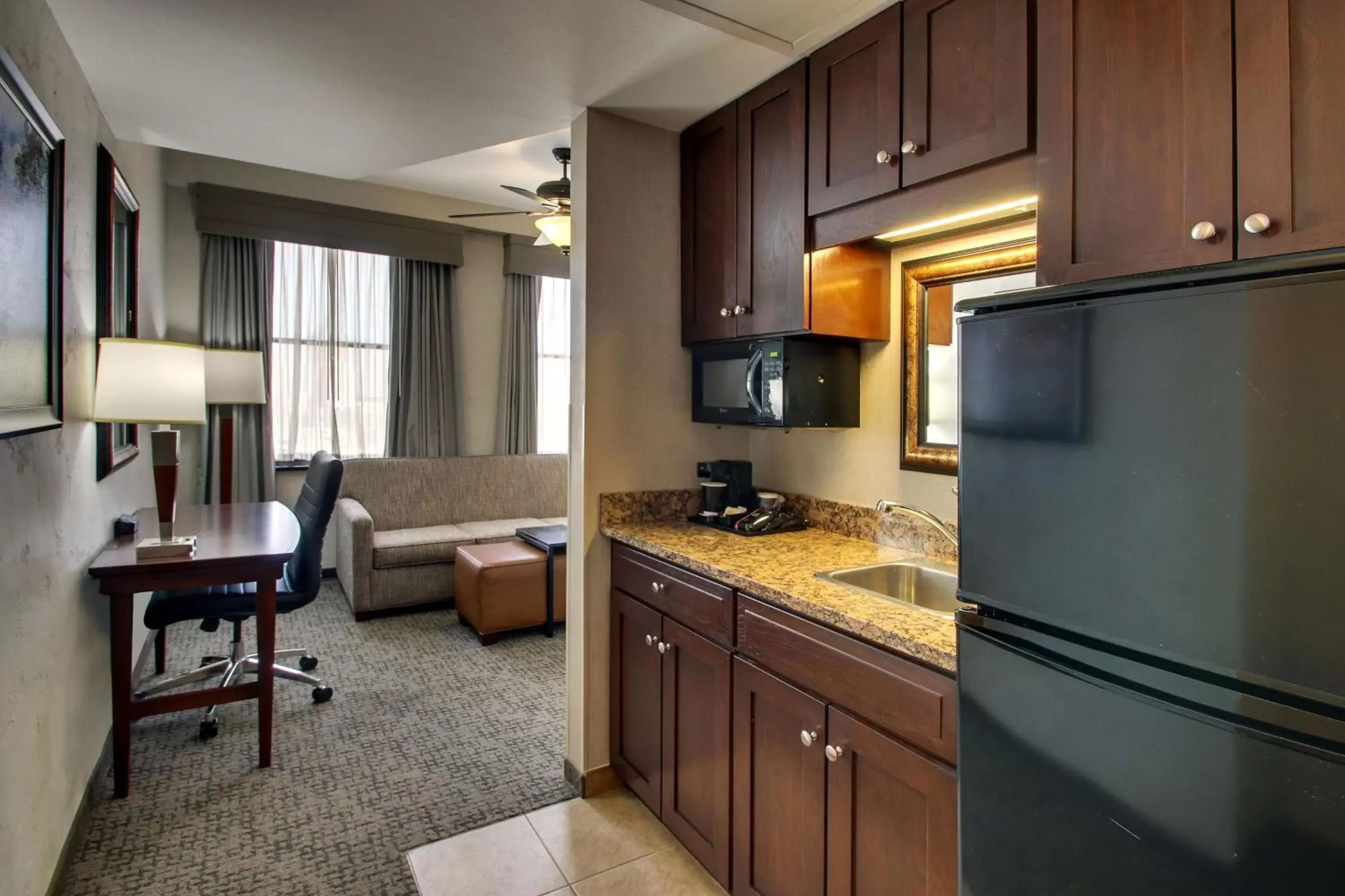 Bedroom, Kitchen/Kitchenette in Drury Plaza Hotel San Antonio Riverwalk