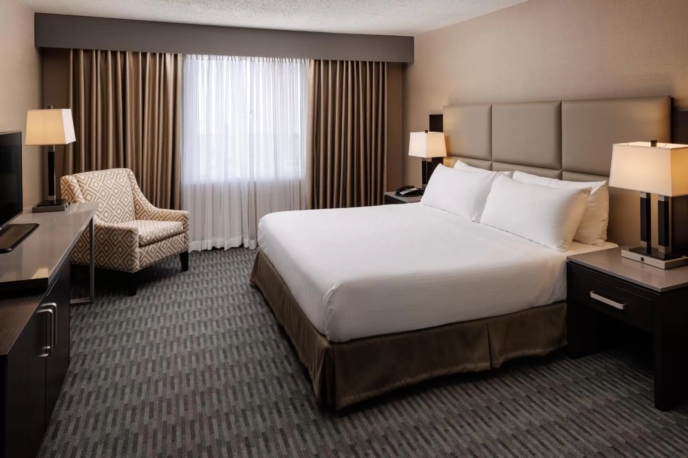 Bed in Pomeroy Hotel & Conference Centre