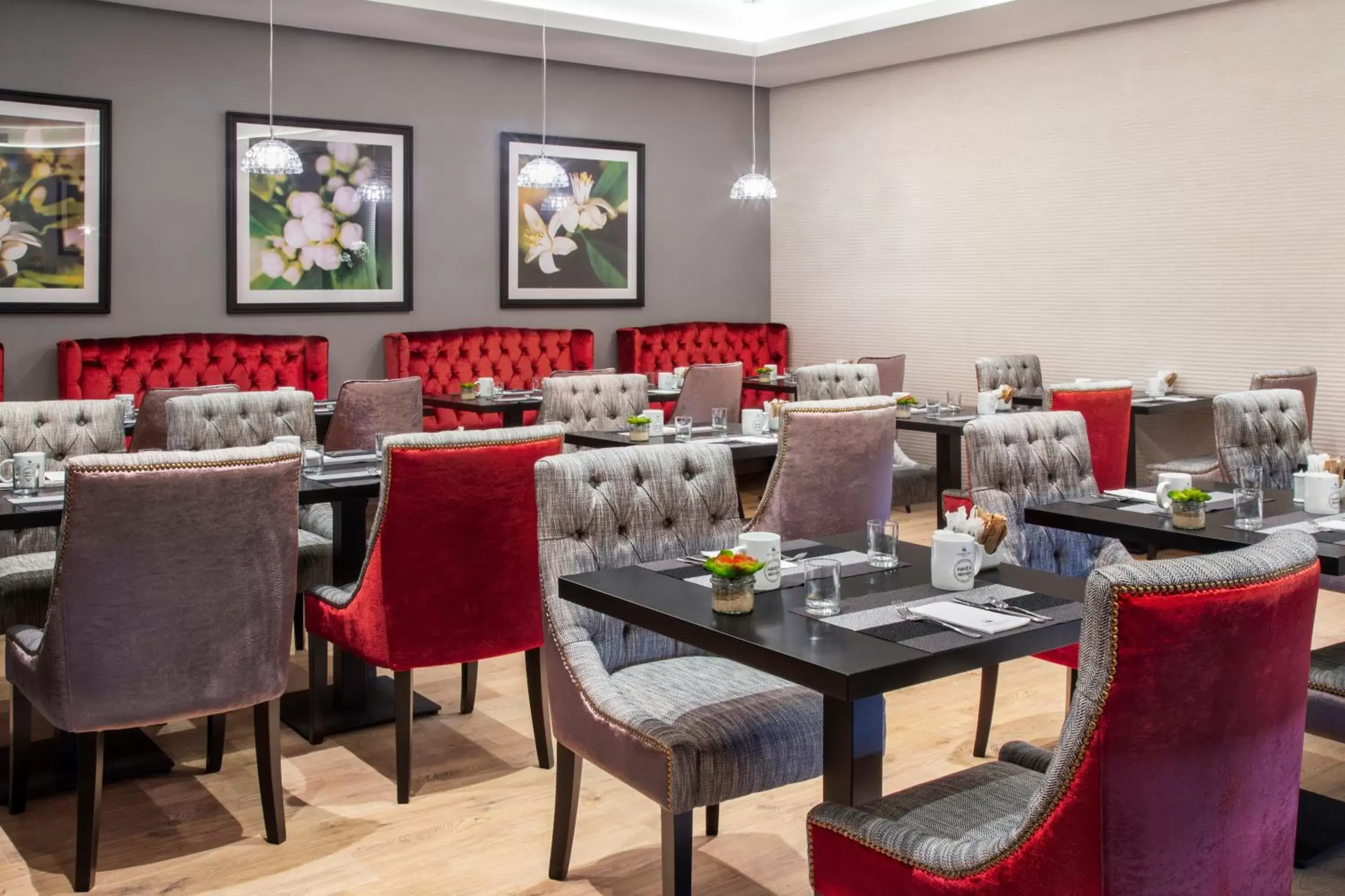 Lounge or bar, Restaurant/Places to Eat in Eurostars Azahar