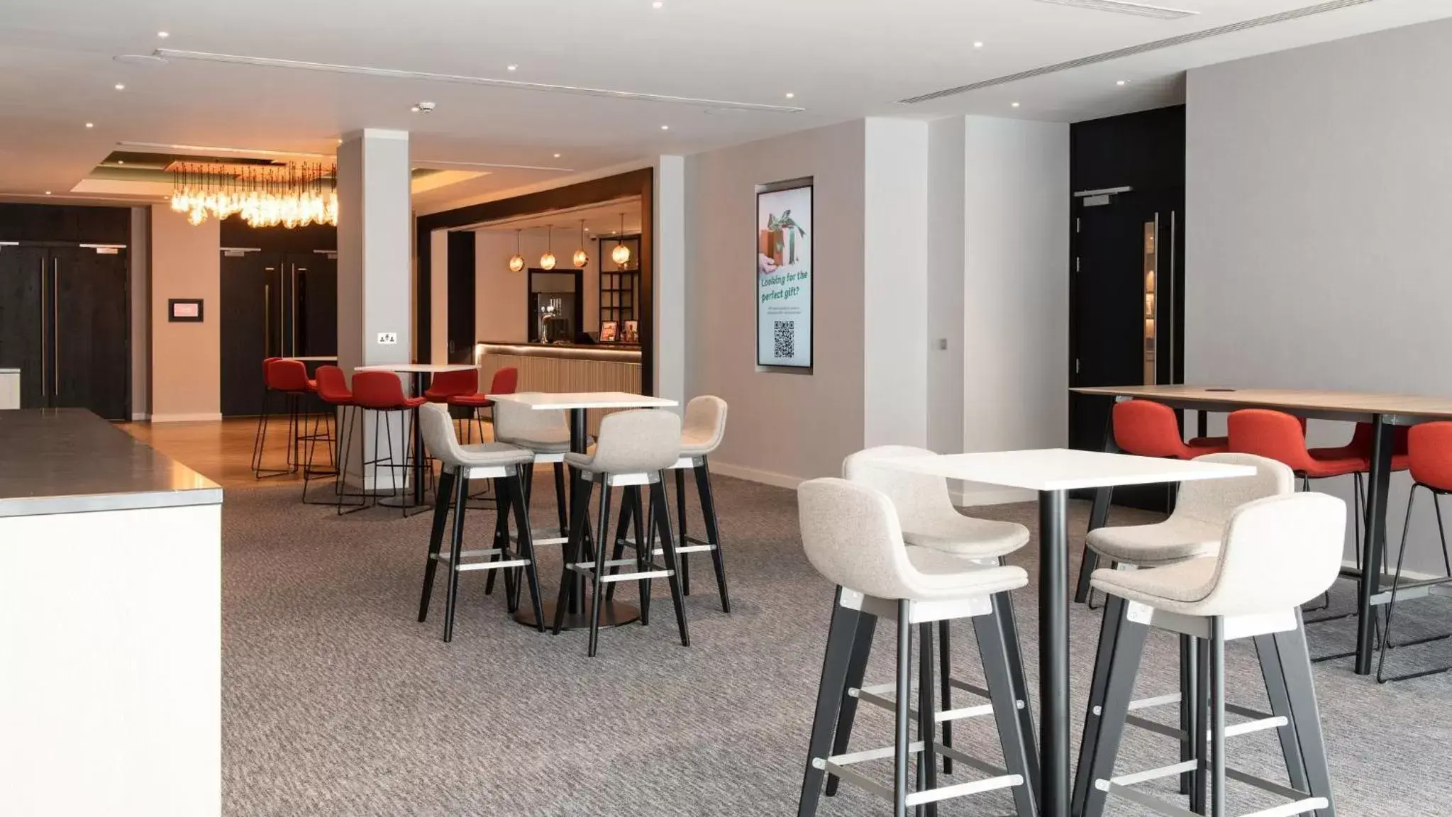 Other, Lounge/Bar in Holiday Inn London-Shepperton, an IHG Hotel