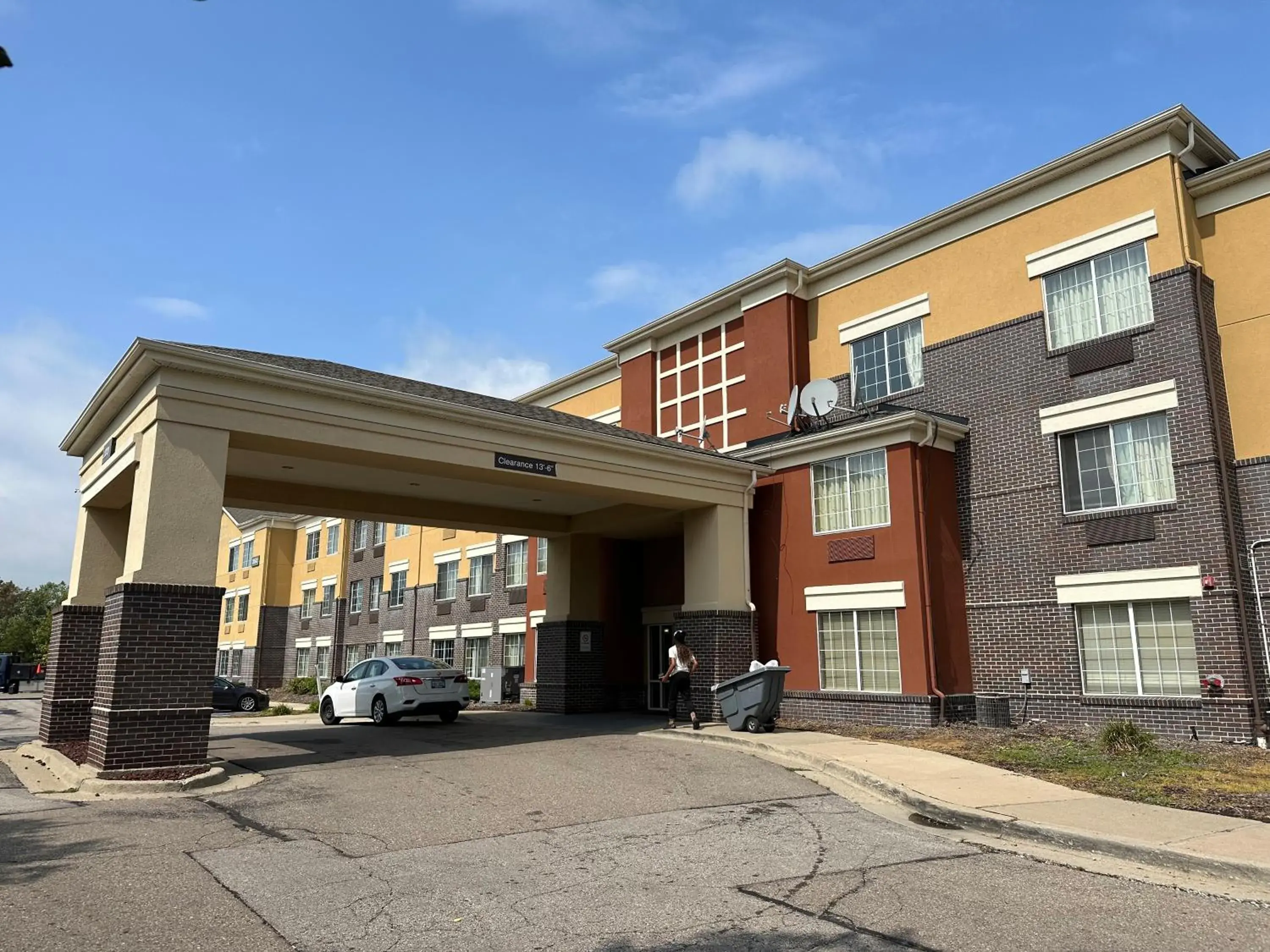 Property Building in Red Roof Inn Southfield