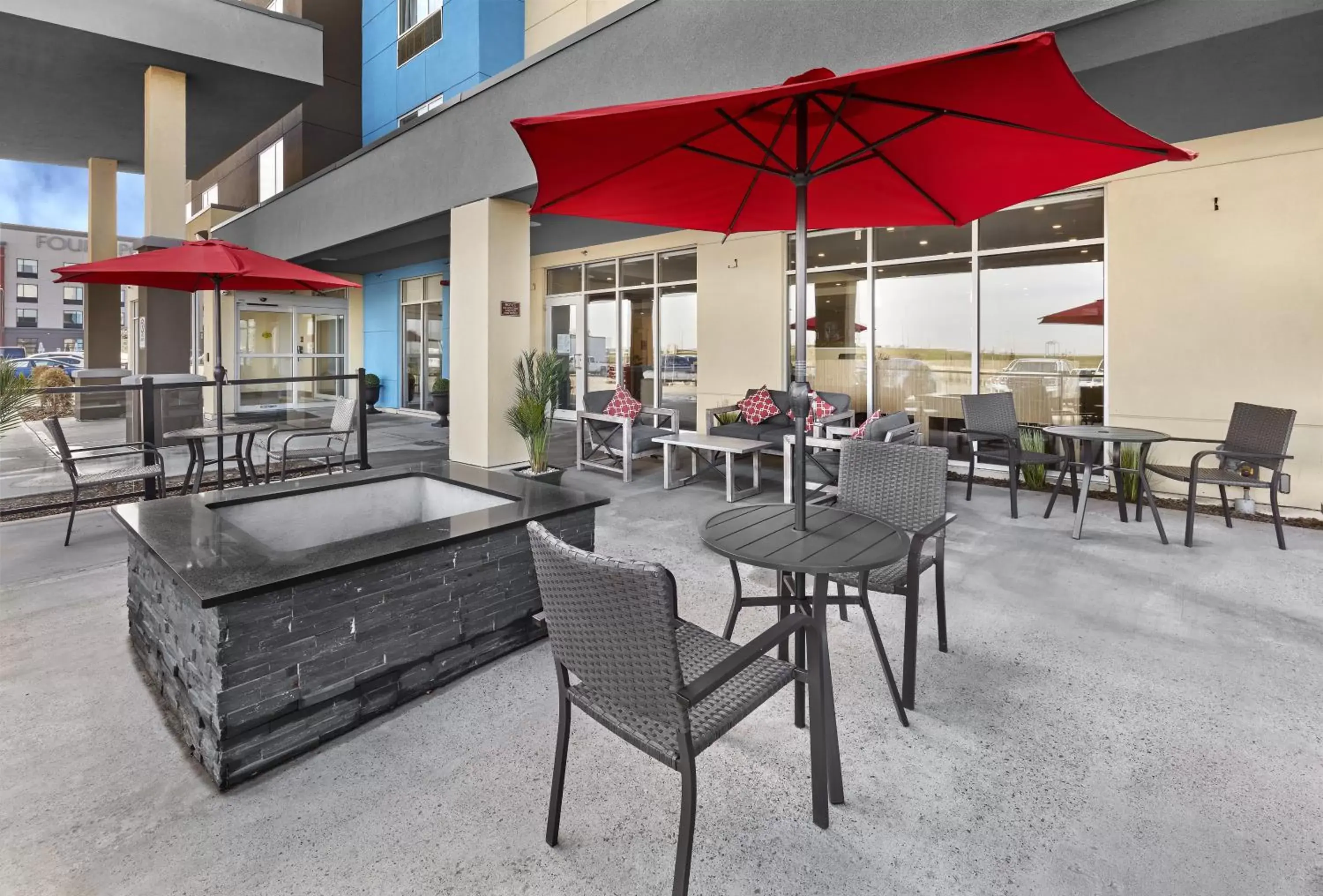 Patio, Restaurant/Places to Eat in TownePlace Suites by Marriott Edmonton Sherwood Park