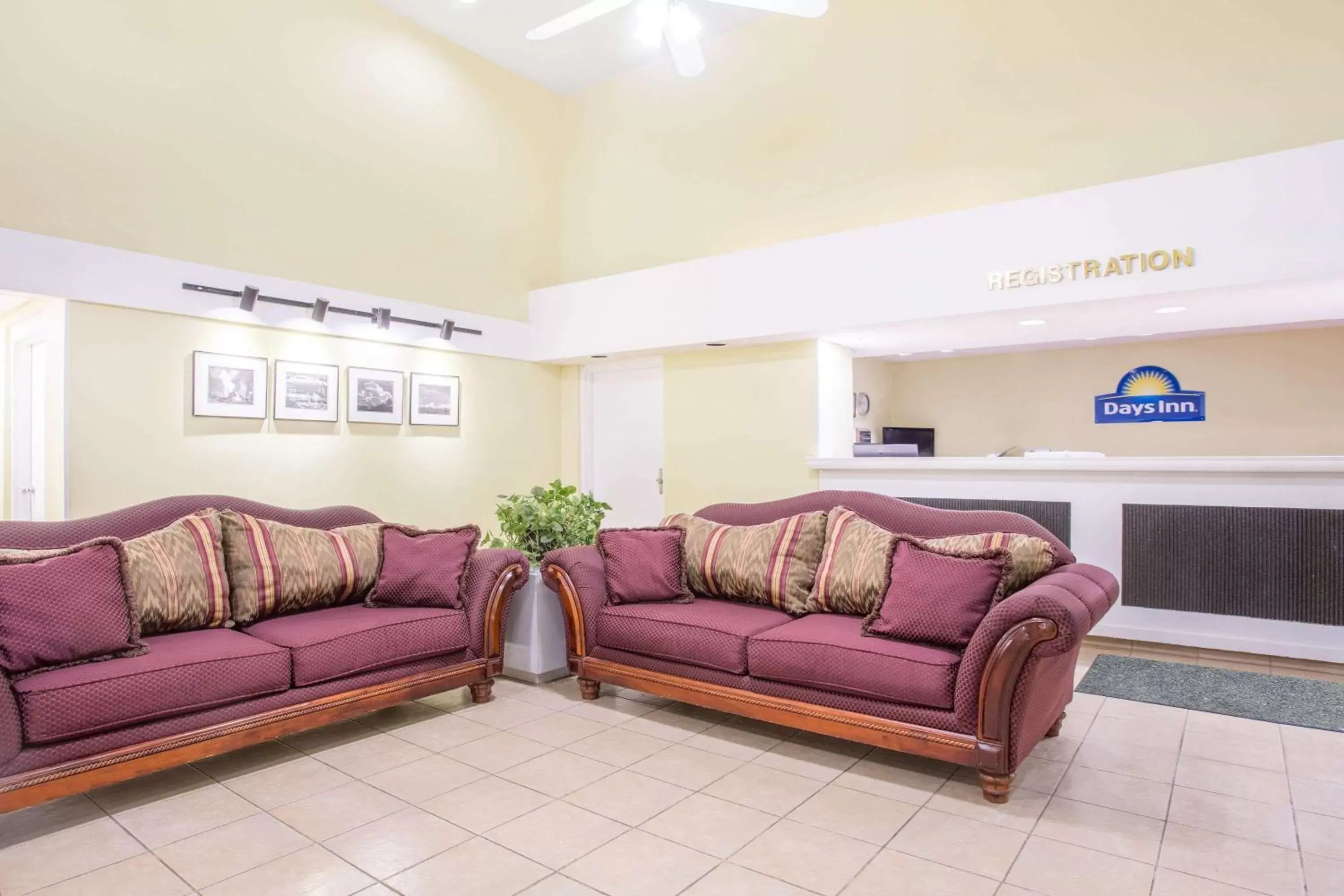 Lobby or reception, Seating Area in Days Inn by Wyndham Spartanburg Waccamaw