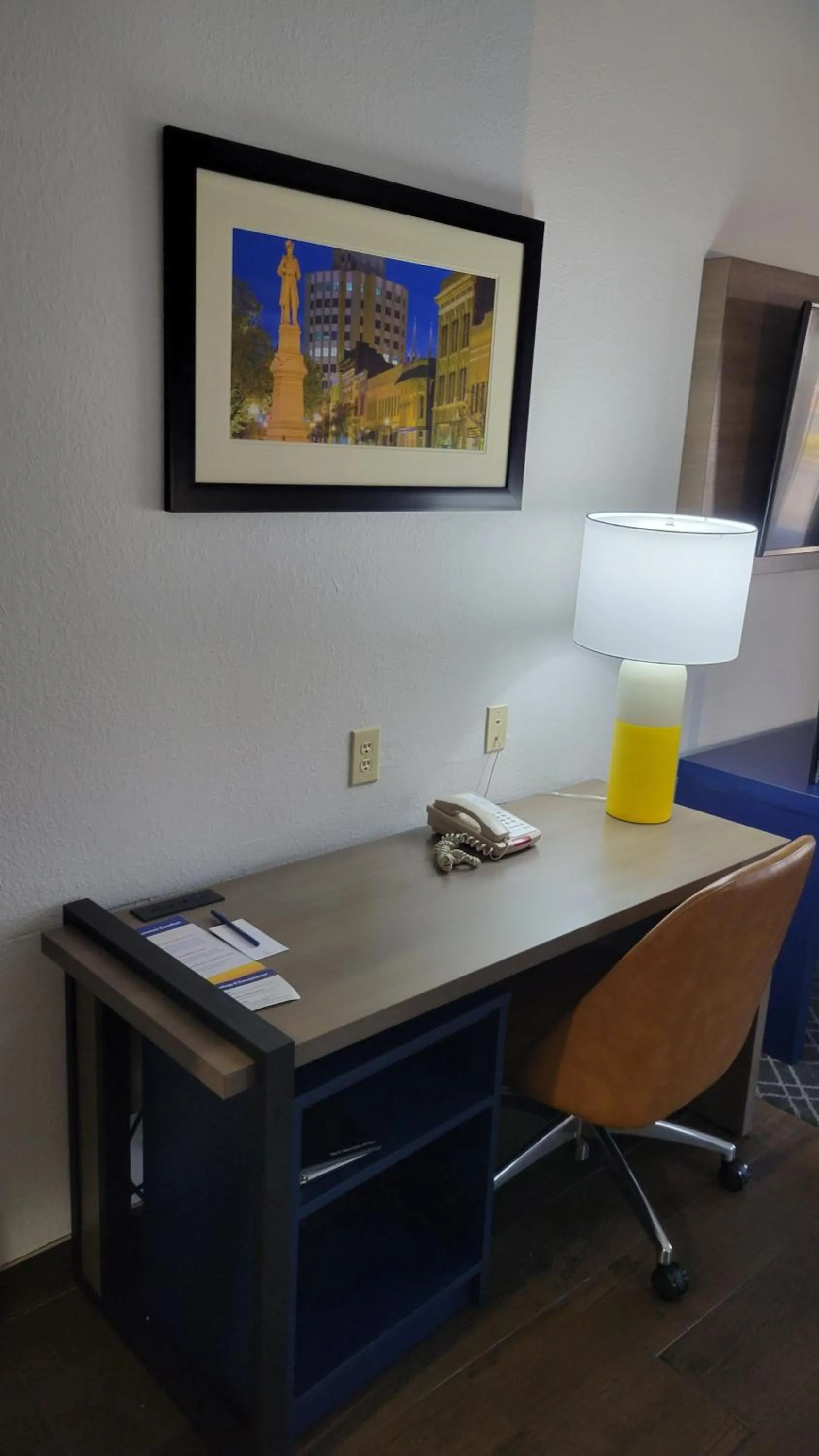 Living room in Comfort Suites Macon Northwest