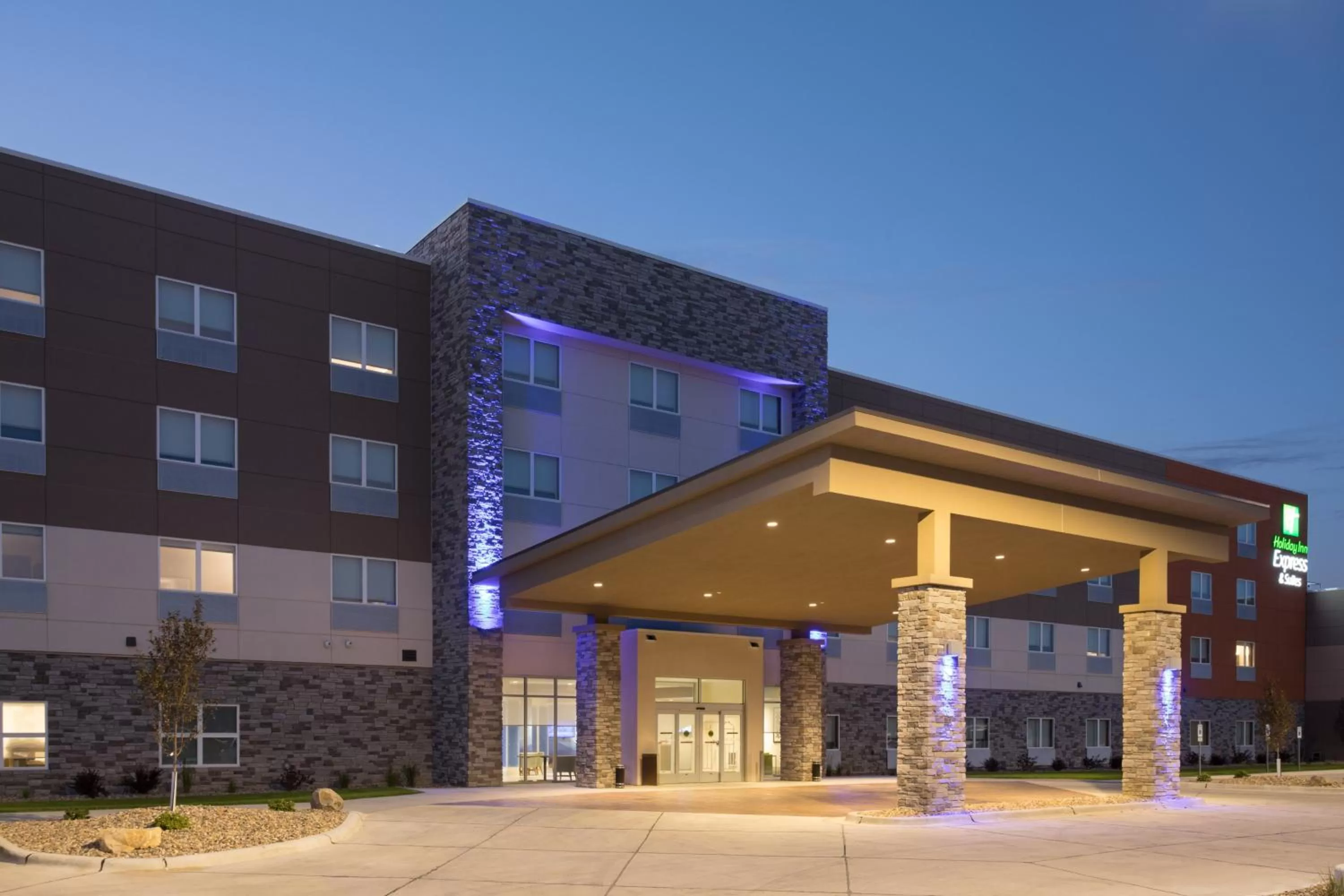 Property building in Holiday Inn Express & Suites Sioux City North - Event Center by IHG