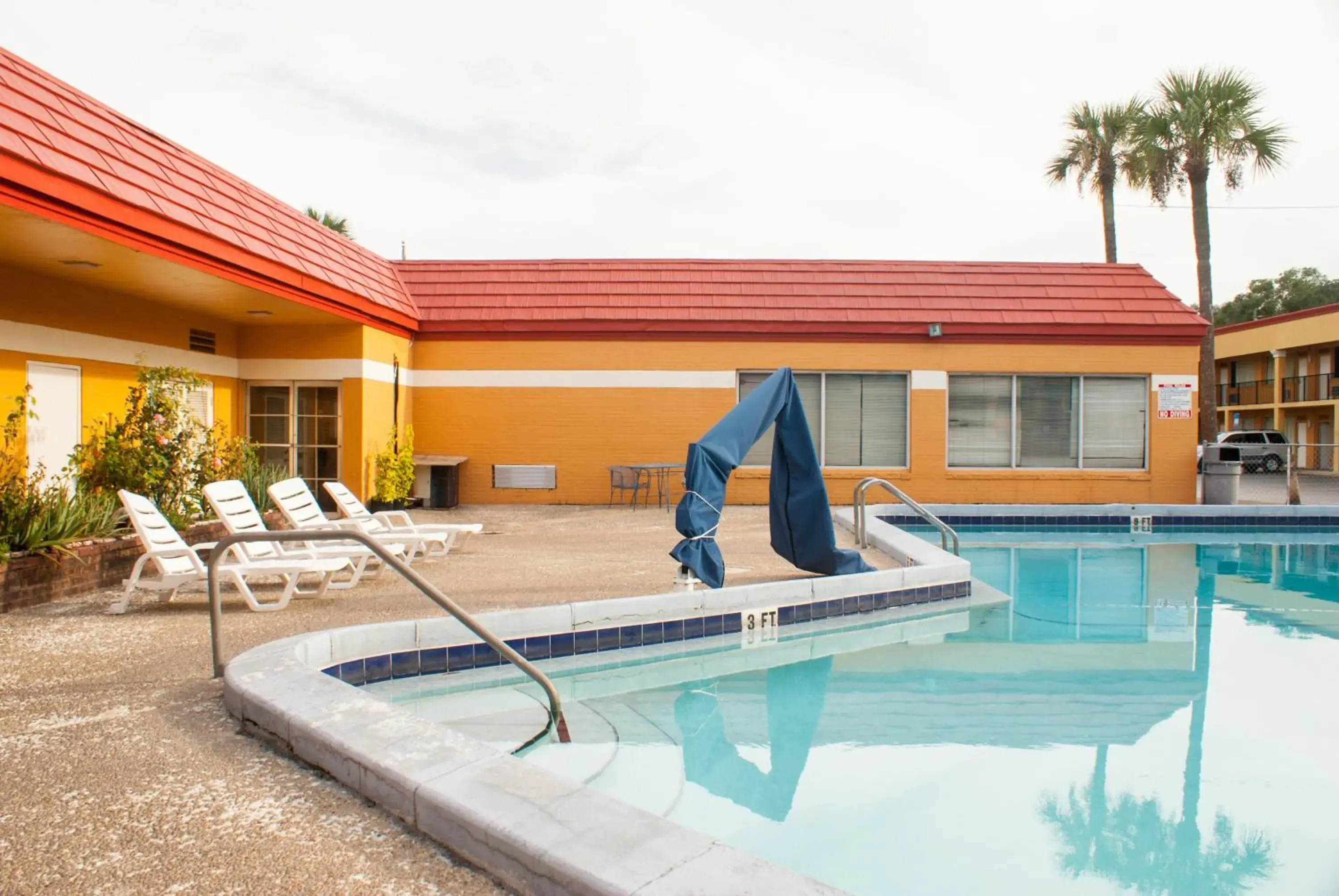 Day, Swimming Pool in Scottish Inn Downtown Jacksonville