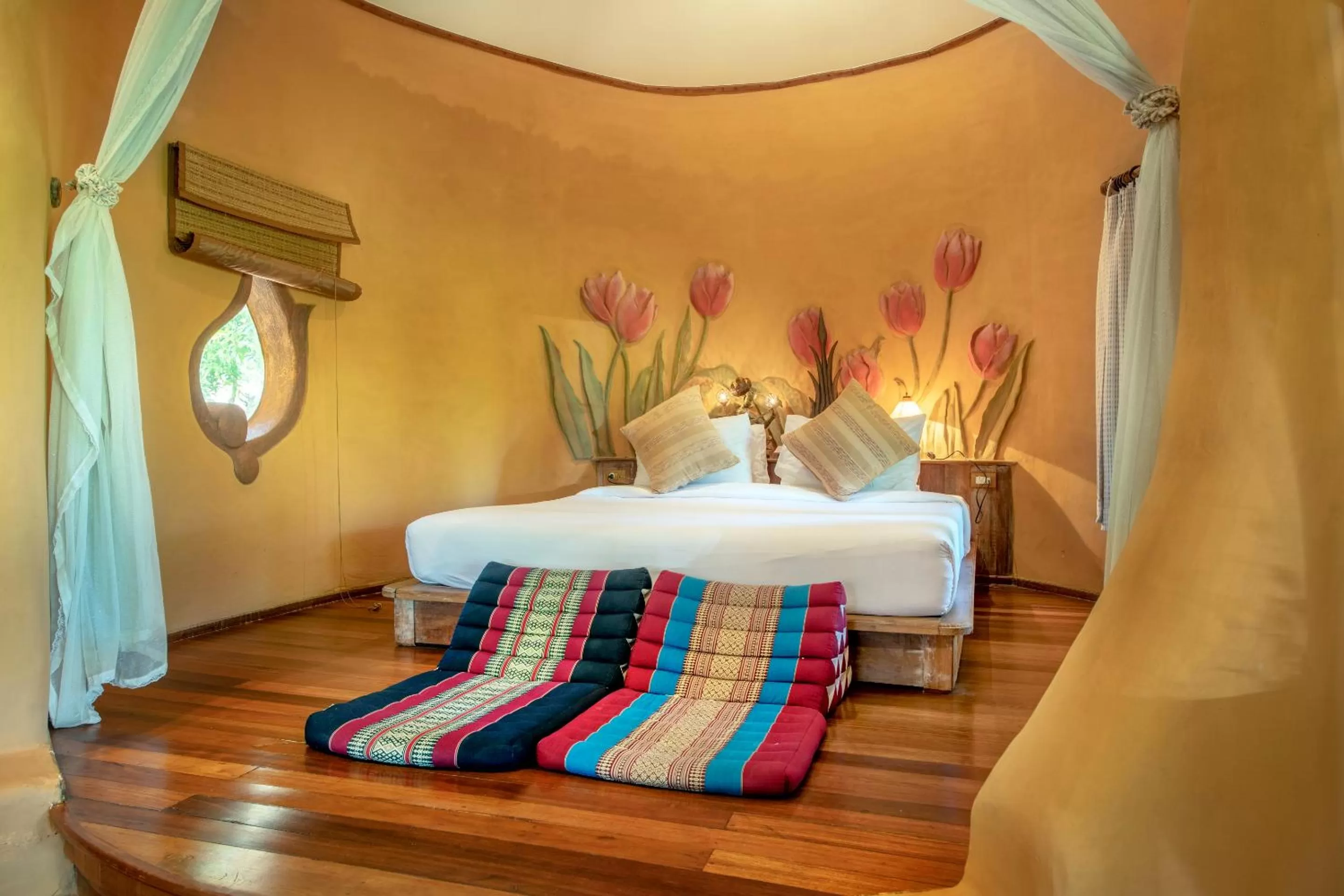 Bedroom, Bed in Vana Varin Resort