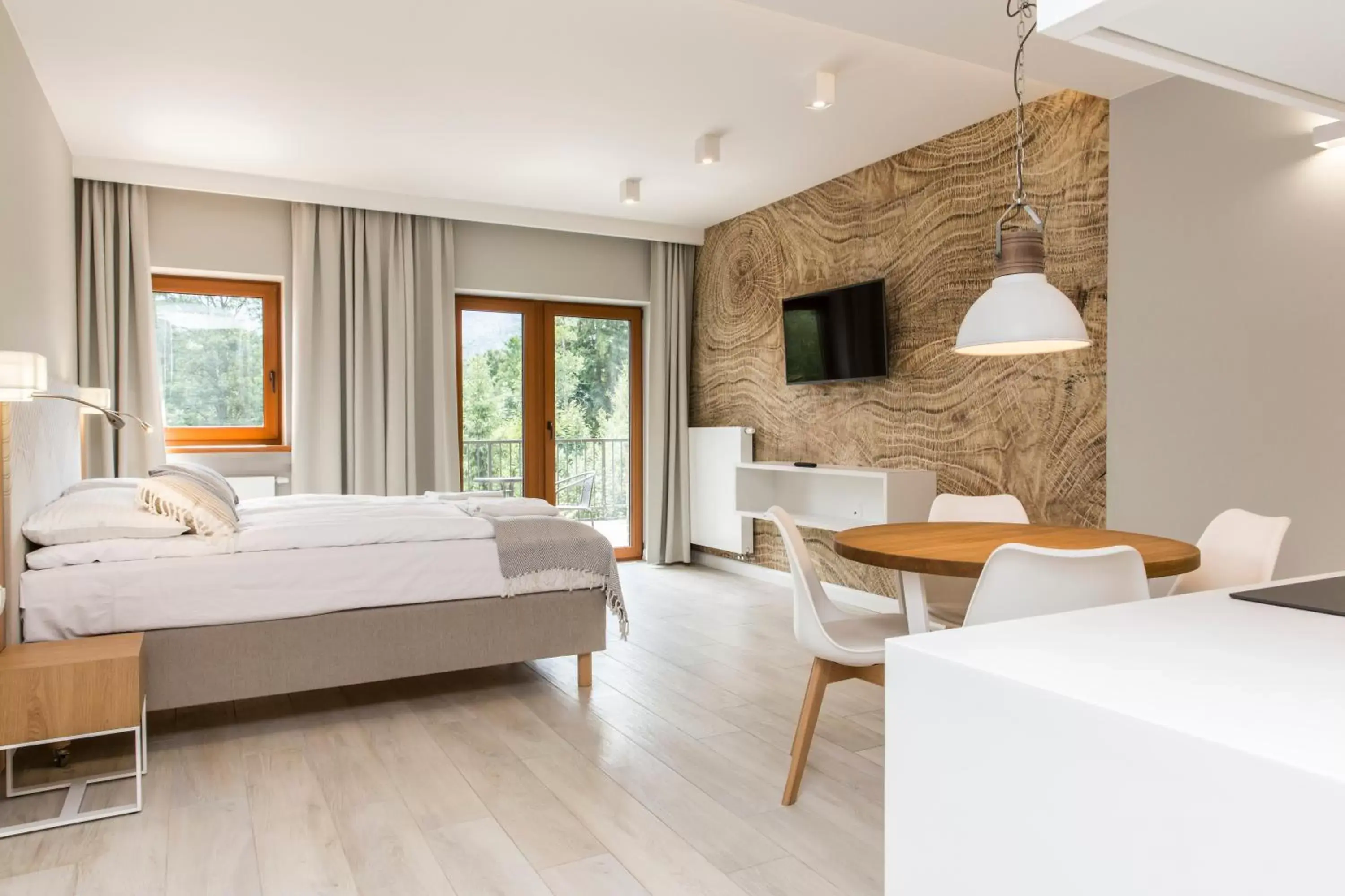 Studio with Terrace and Mountain View in Royal Hill Residence Studio with Terrace and Mountain View in Royal Hill Residence