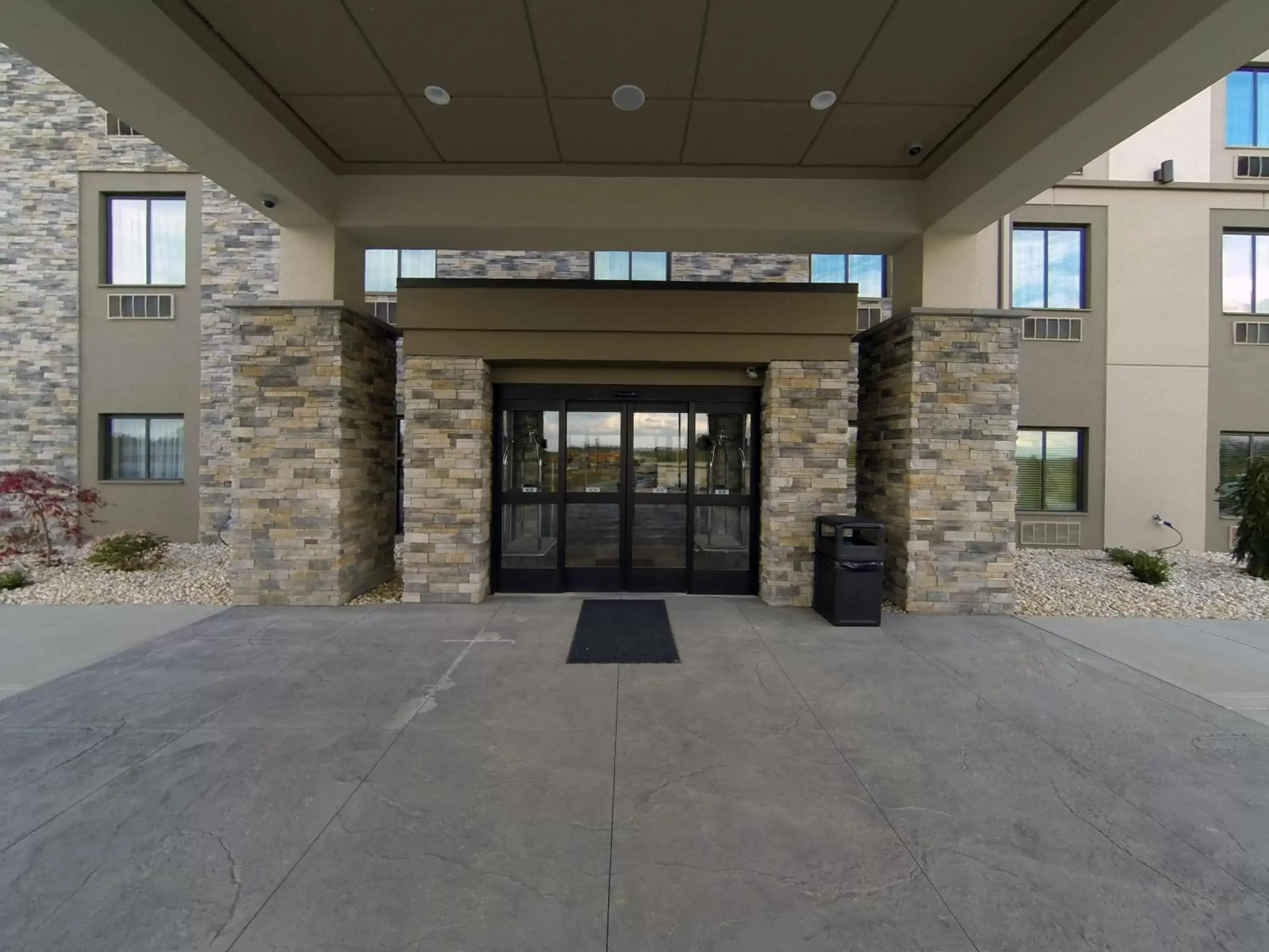 Facade/Entrance in Sleep Inn & Suites Belmont - St. Clairsville
