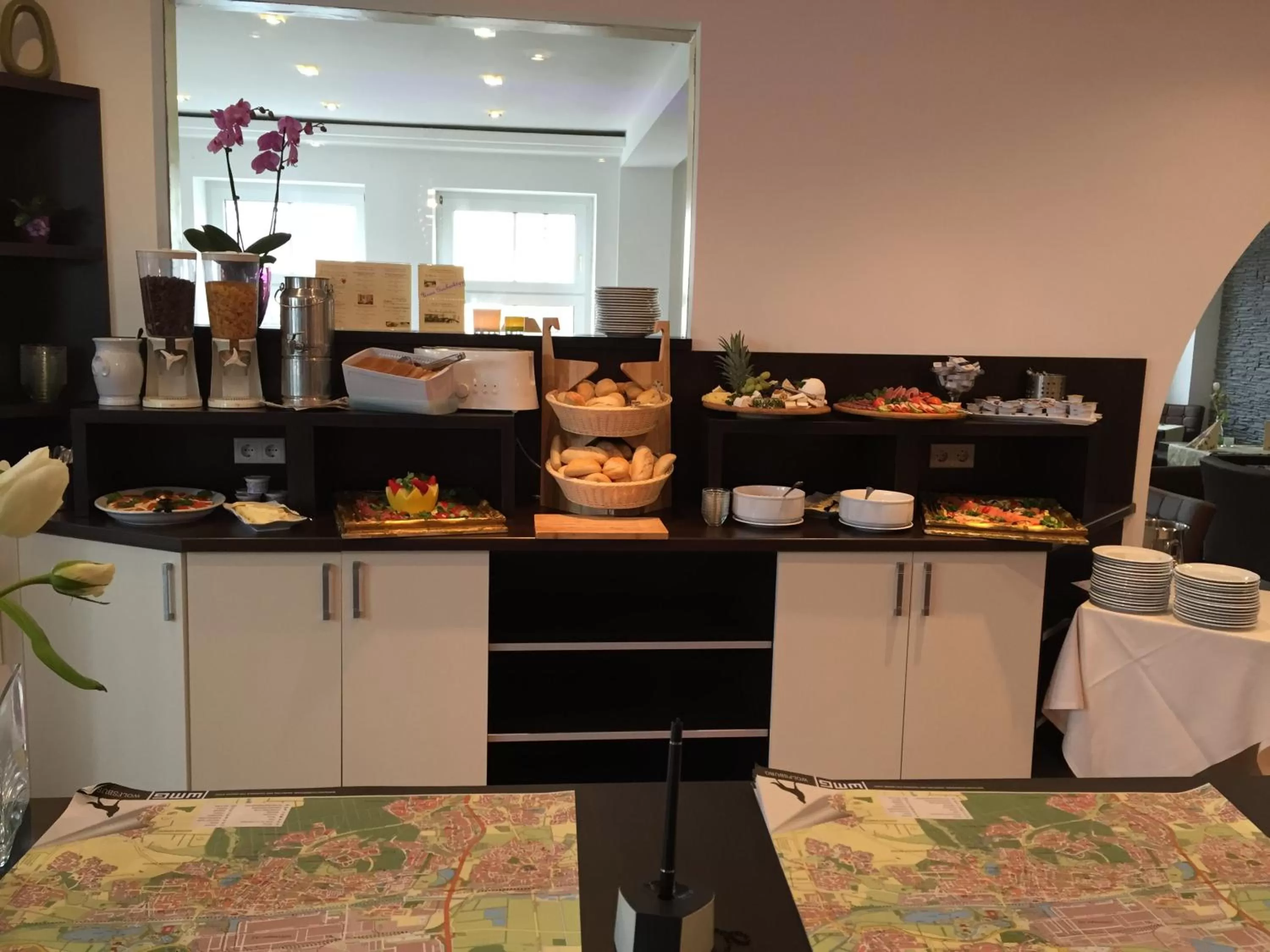 Continental breakfast in Boutique Hotel Goldene Henne