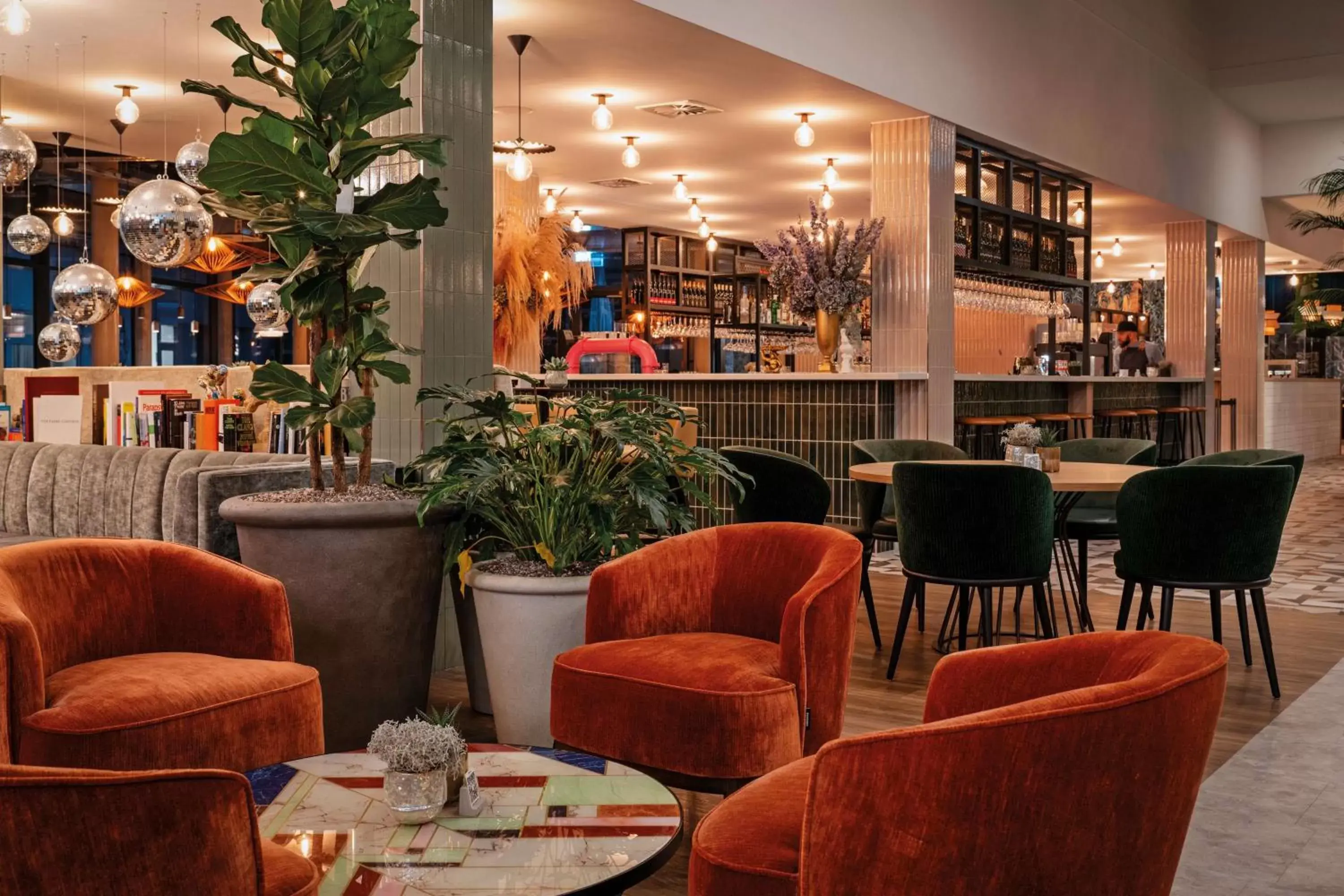 Lounge or bar in Hotel Berlin, Berlin, a member of Radisson Individuals