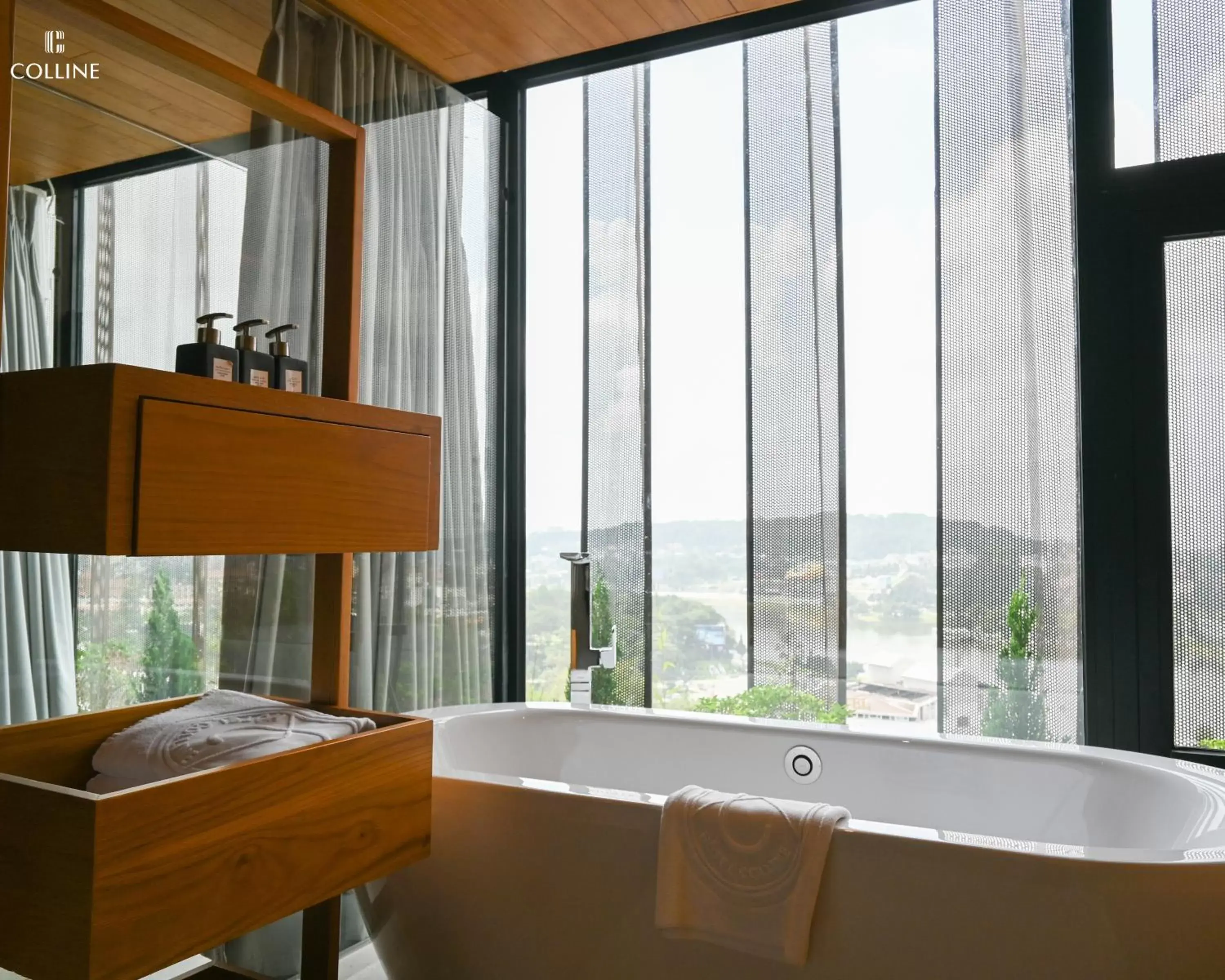 Bath, Bathroom in Hôtel Colline