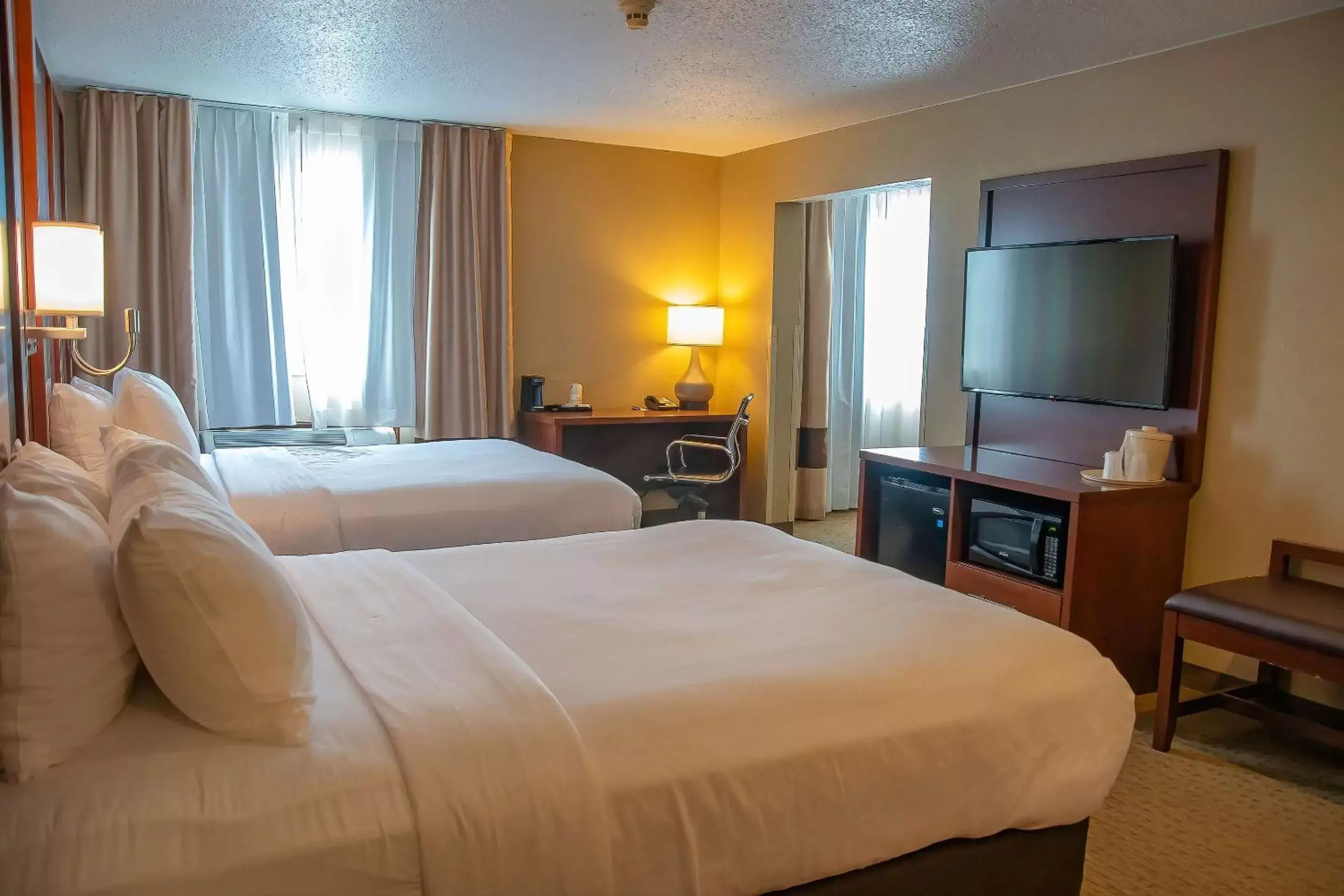 Bedroom, Bed in Comfort Inn Near Ouabache State Park