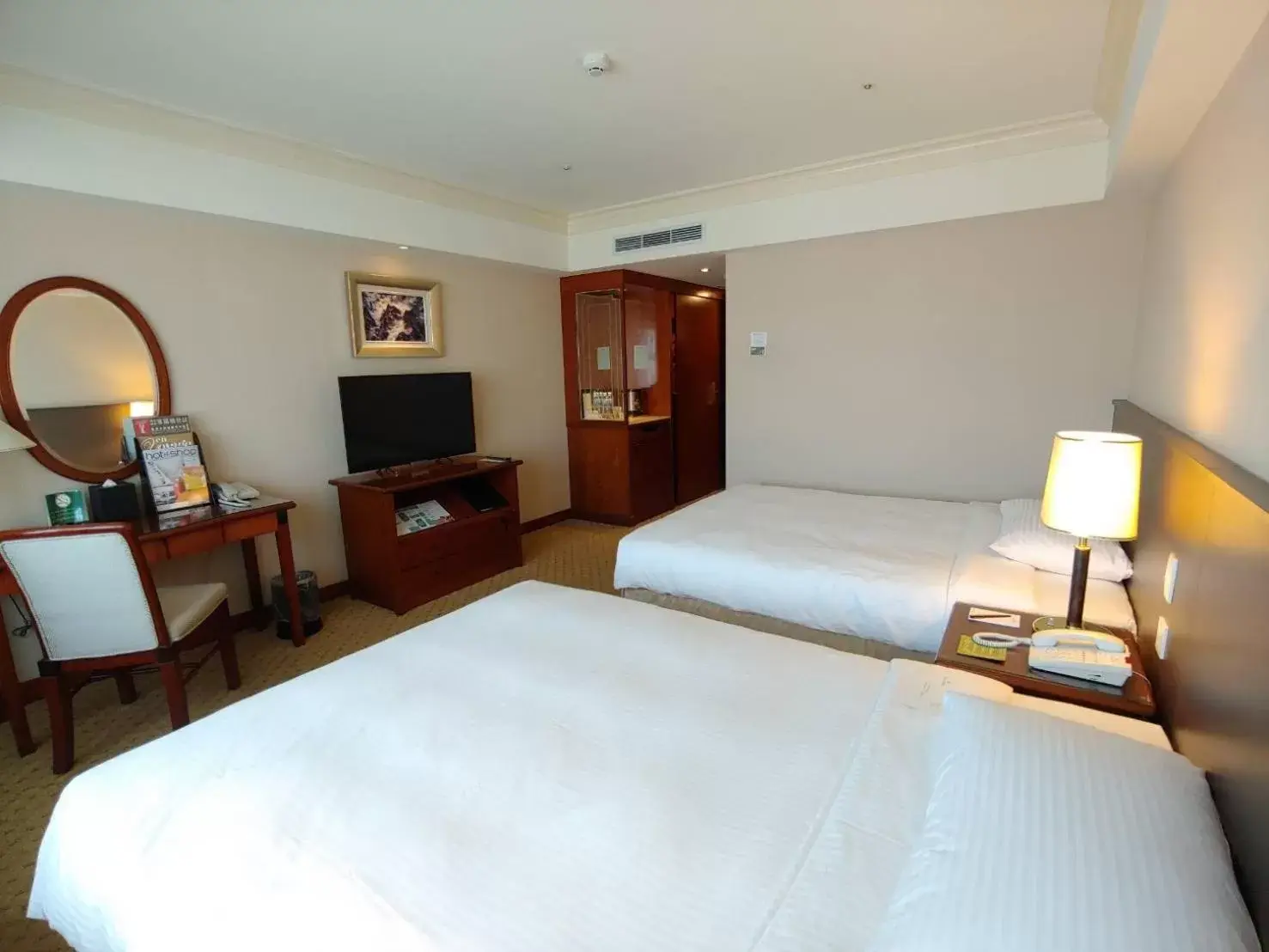 Photo of the whole room, Bed in Evergreen Laurel Hotel - Taichung