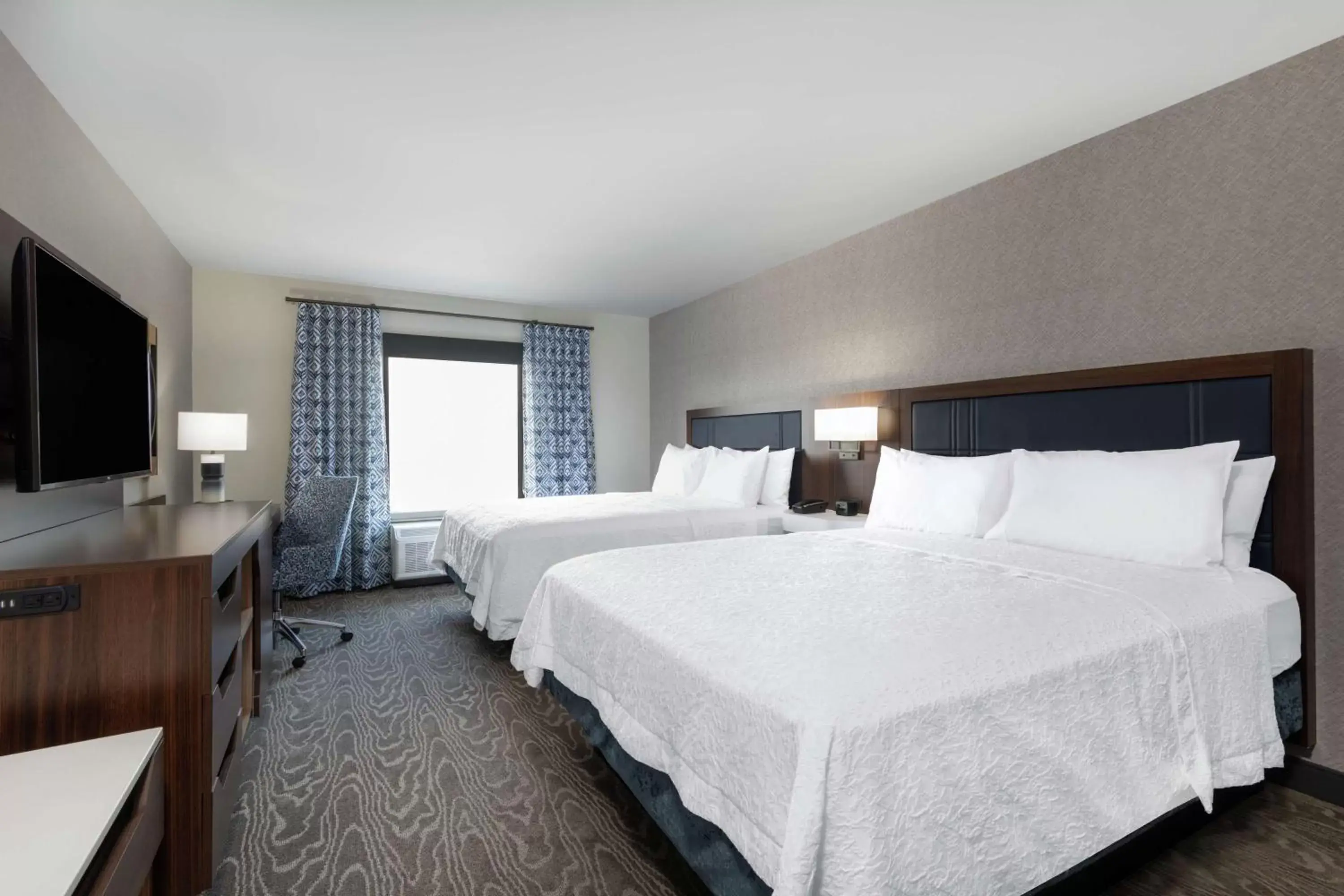 Bedroom, Bed in Hampton Inn & Suites Fort Wayne Downtown