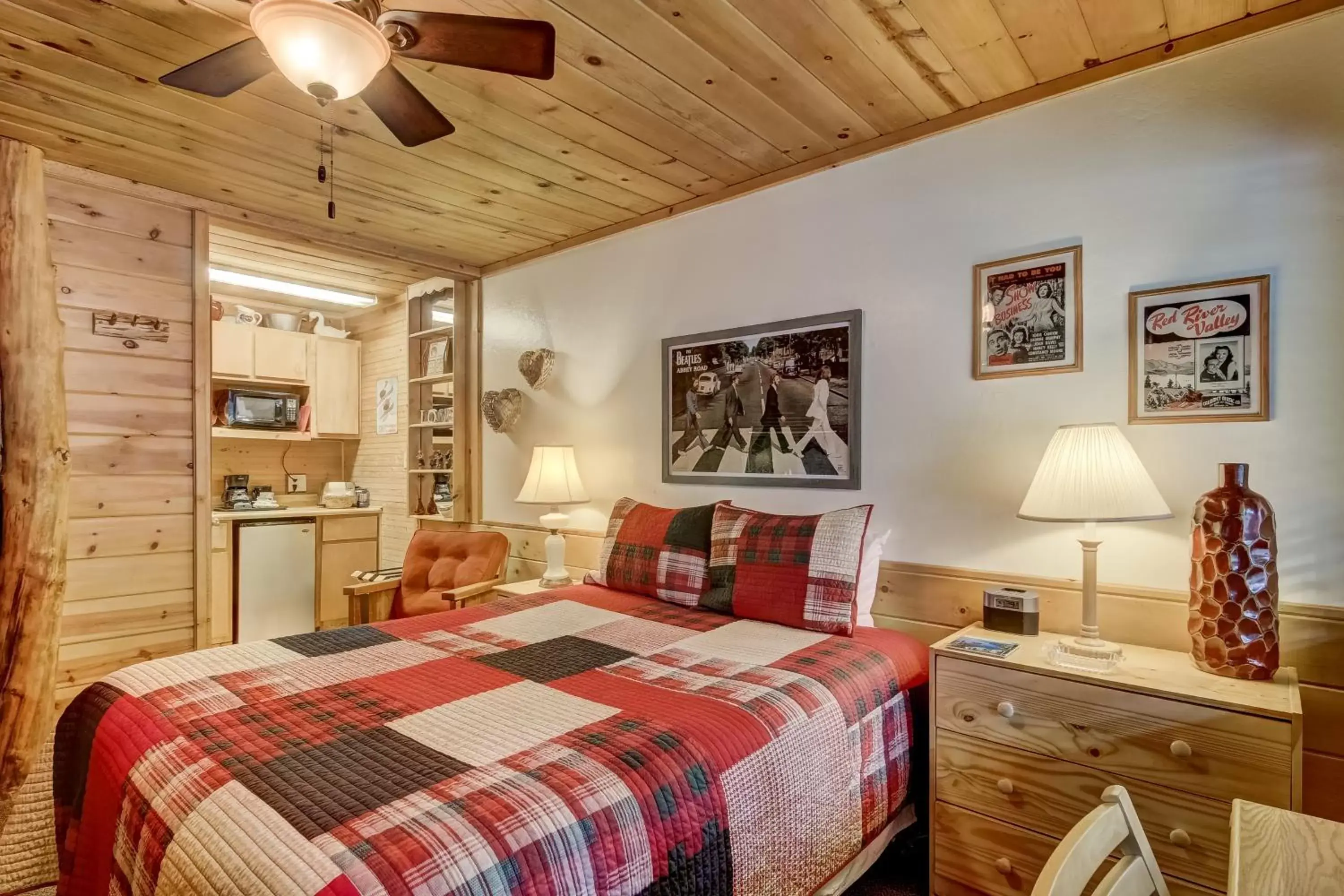 Bed in Heavenly Valley Lodge Bed in Heavenly Valley Lodge