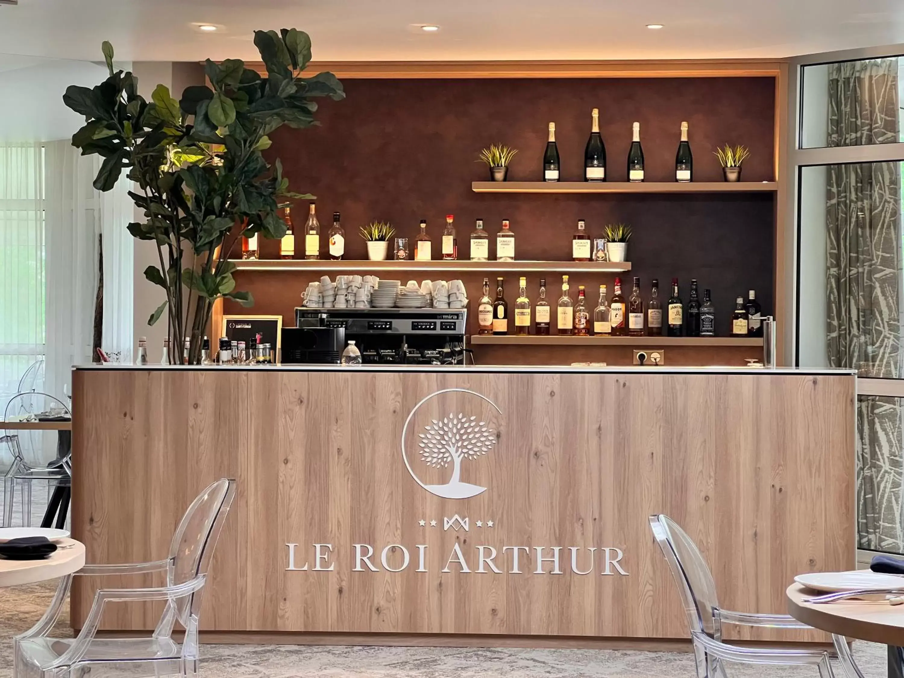 Restaurant/places to eat, Lounge/Bar in Best Western Plus Le Roi Arthur Hôtel & Spa
