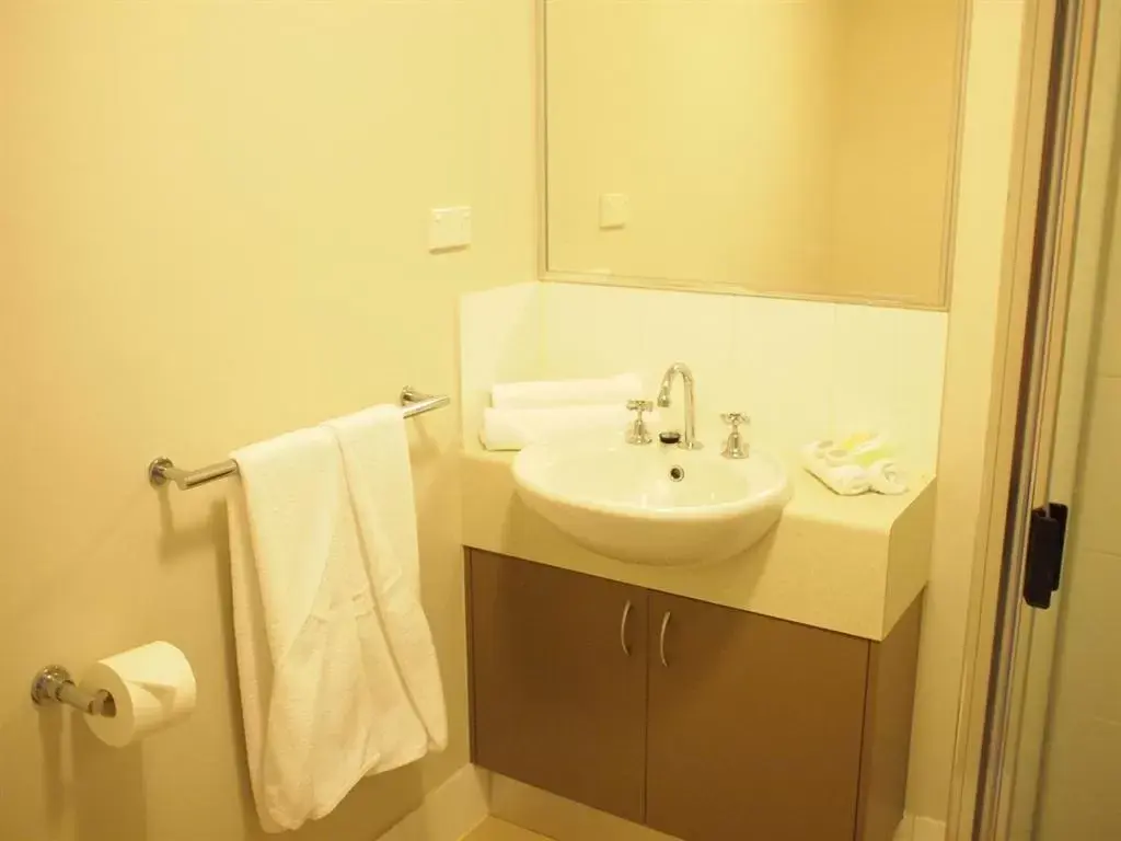 Bathroom in Edge Apartments Cairns