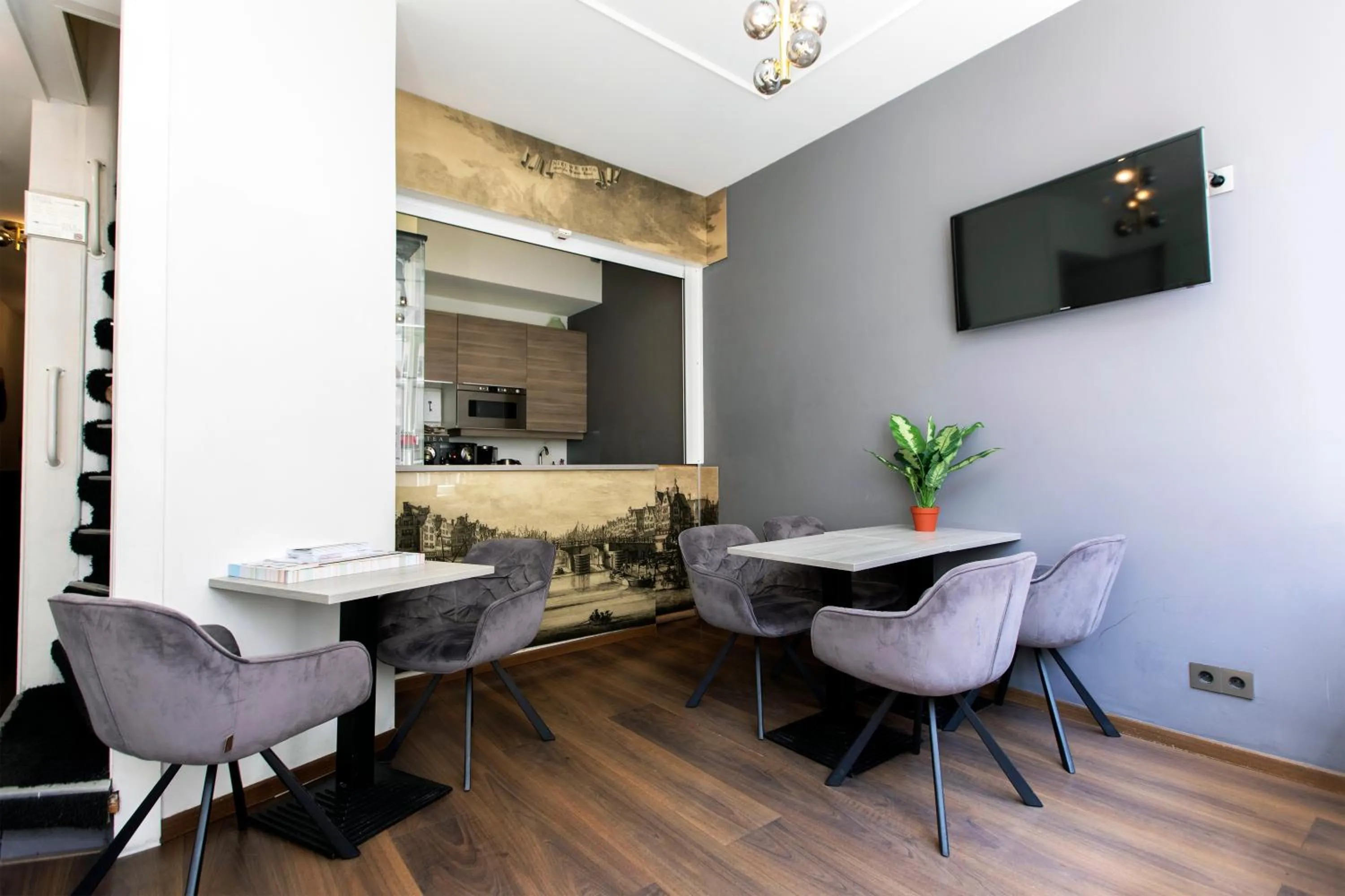 Lobby or reception in Quentin Golden Bear Hotel