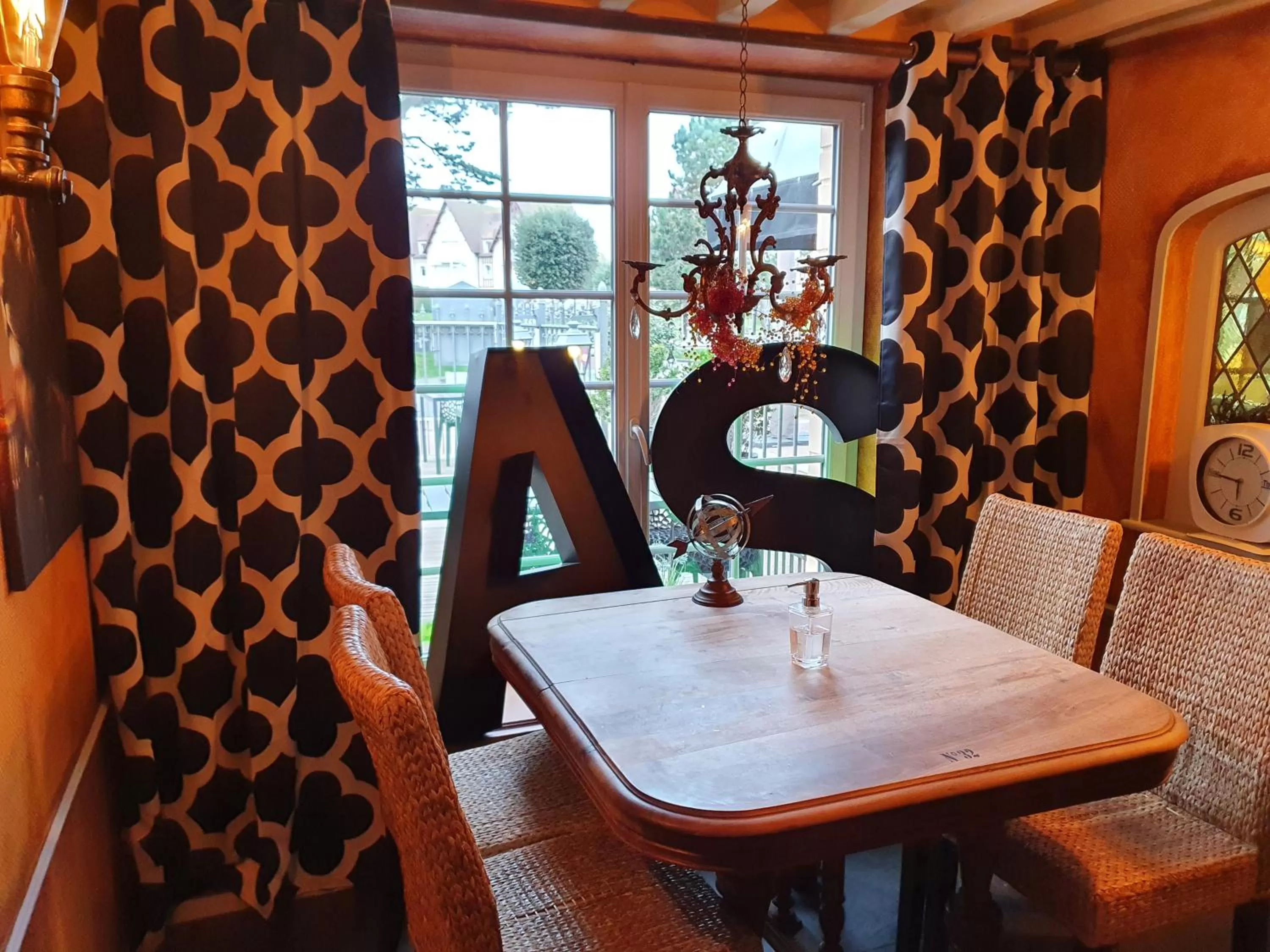 Hotel restaurant La Pêcherie - Le manoir d'à coté - Les 5 ruches -Logis hôtels