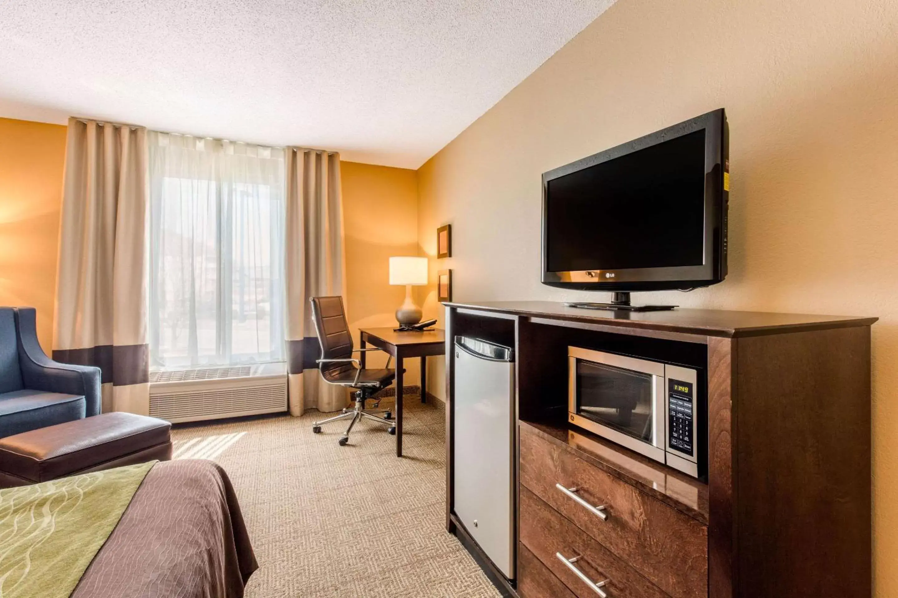 Queen Room with Two Queen Beds in Comfort Inn & Suites Bryant - Benton