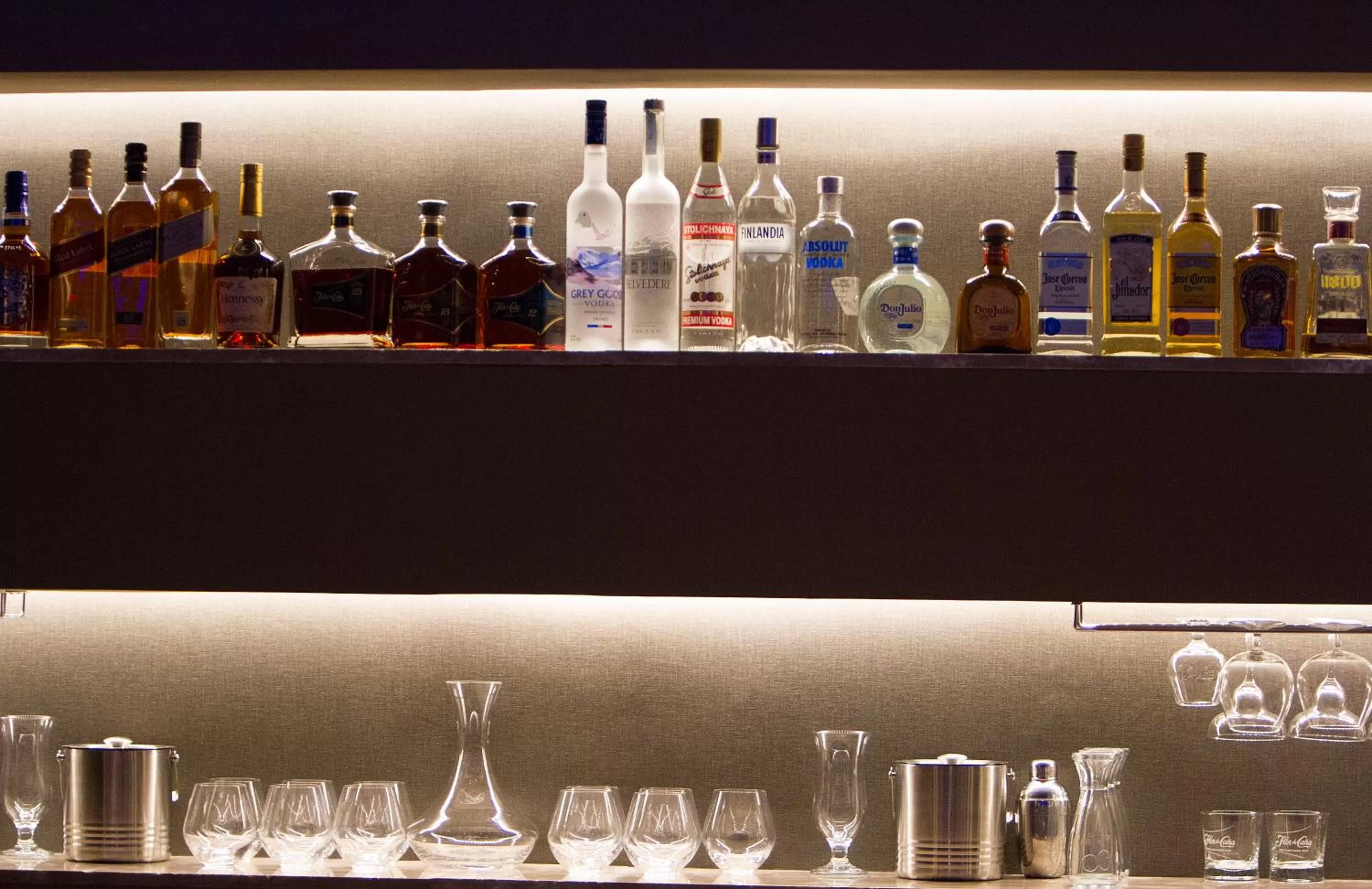 Lounge or bar in Crowne Plaza Managua by IHG