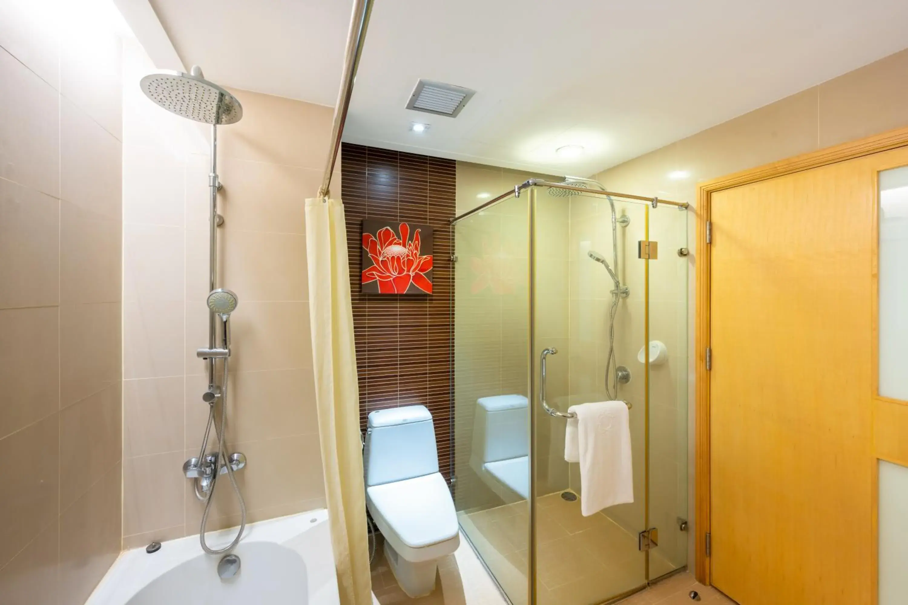 Bathroom in Grand Richmond Stylish Convention Hotel