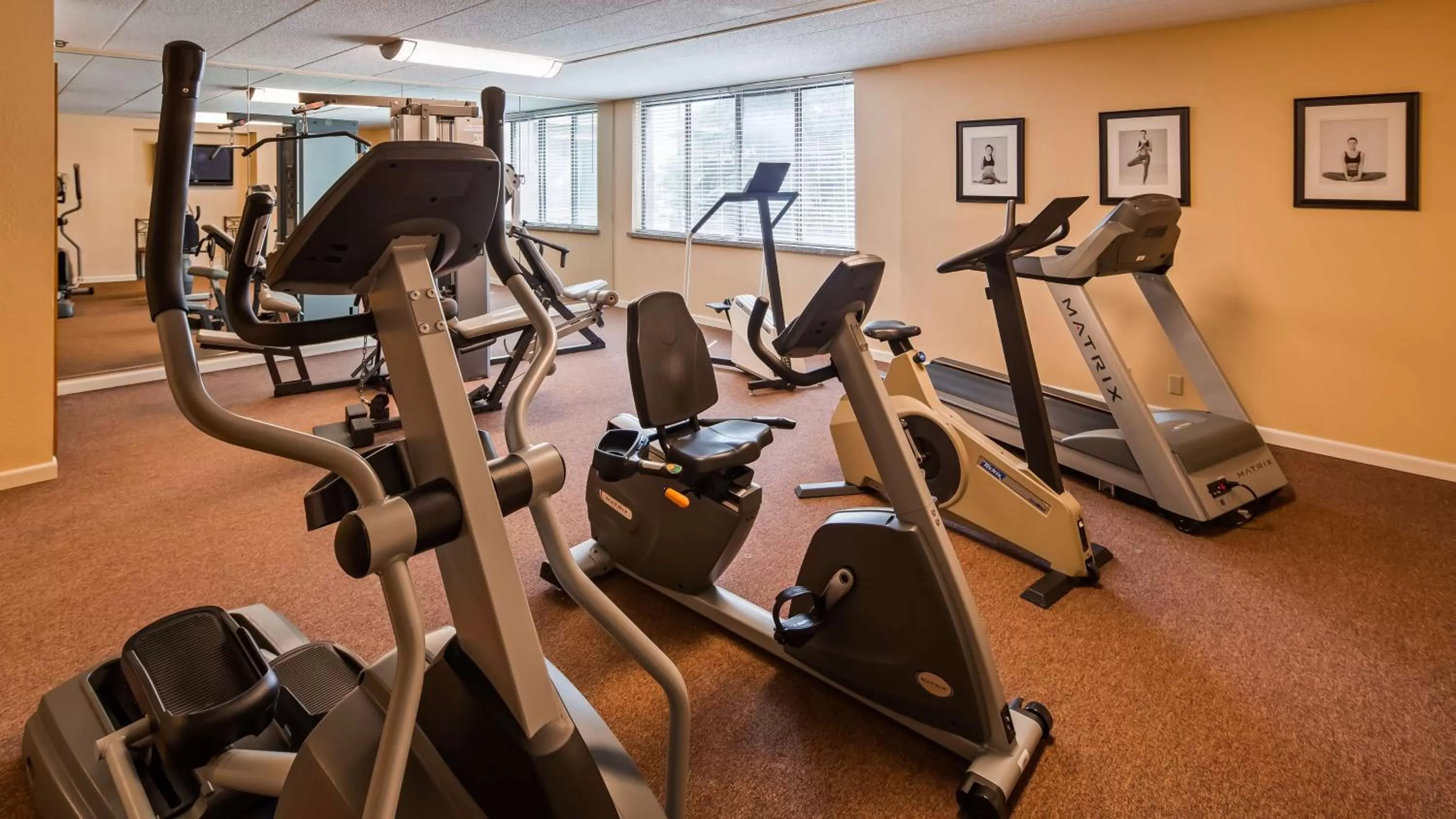 Fitness centre/facilities in Best Western East Towne Suites