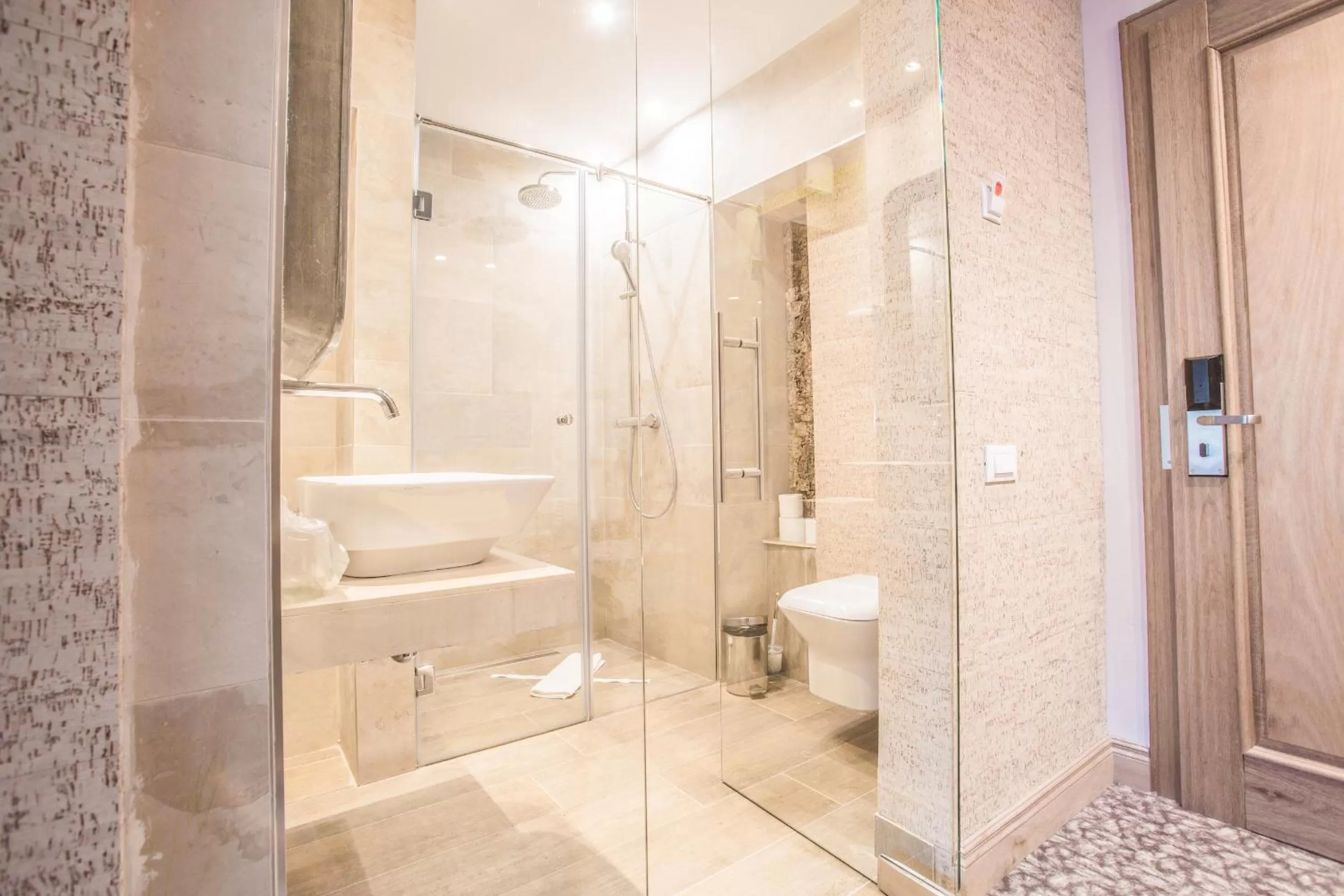 Shower in Alpin Resort Hotel