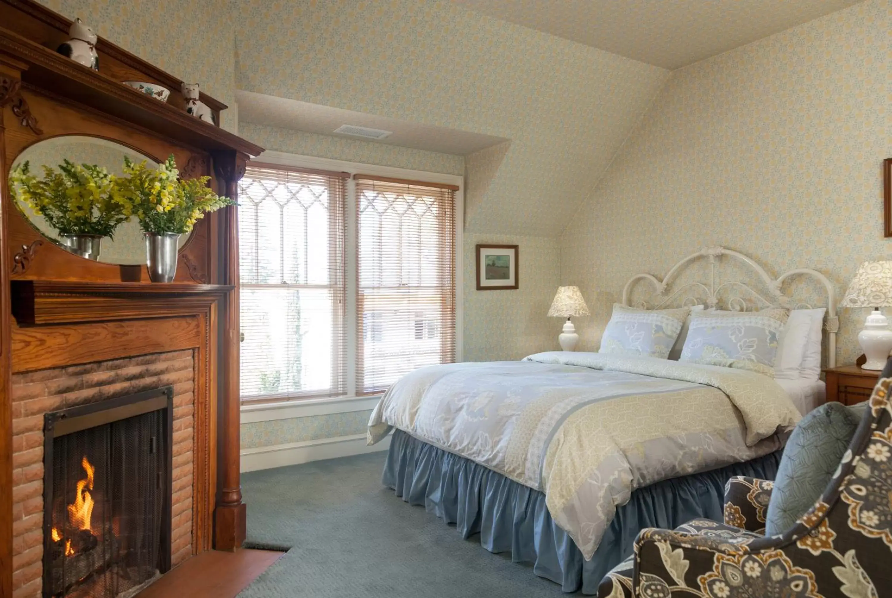 Bedroom, Bed in Cheshire Cat Inn & Cottages