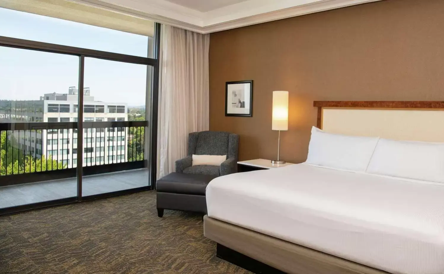 View (from property/room), Bed in DoubleTree by Hilton Portland