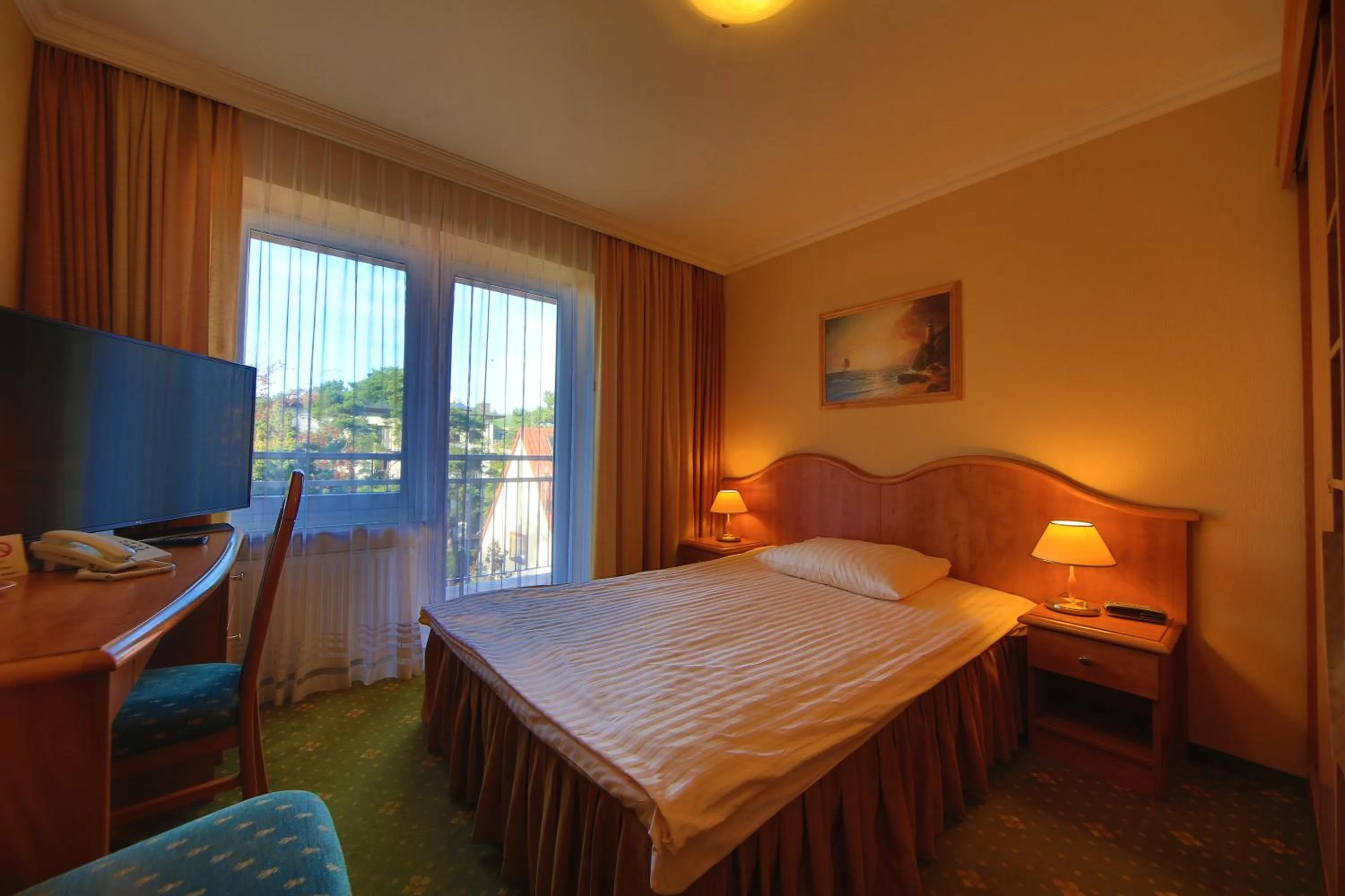 Photo of the whole room, Bed in Hotel Polaris III