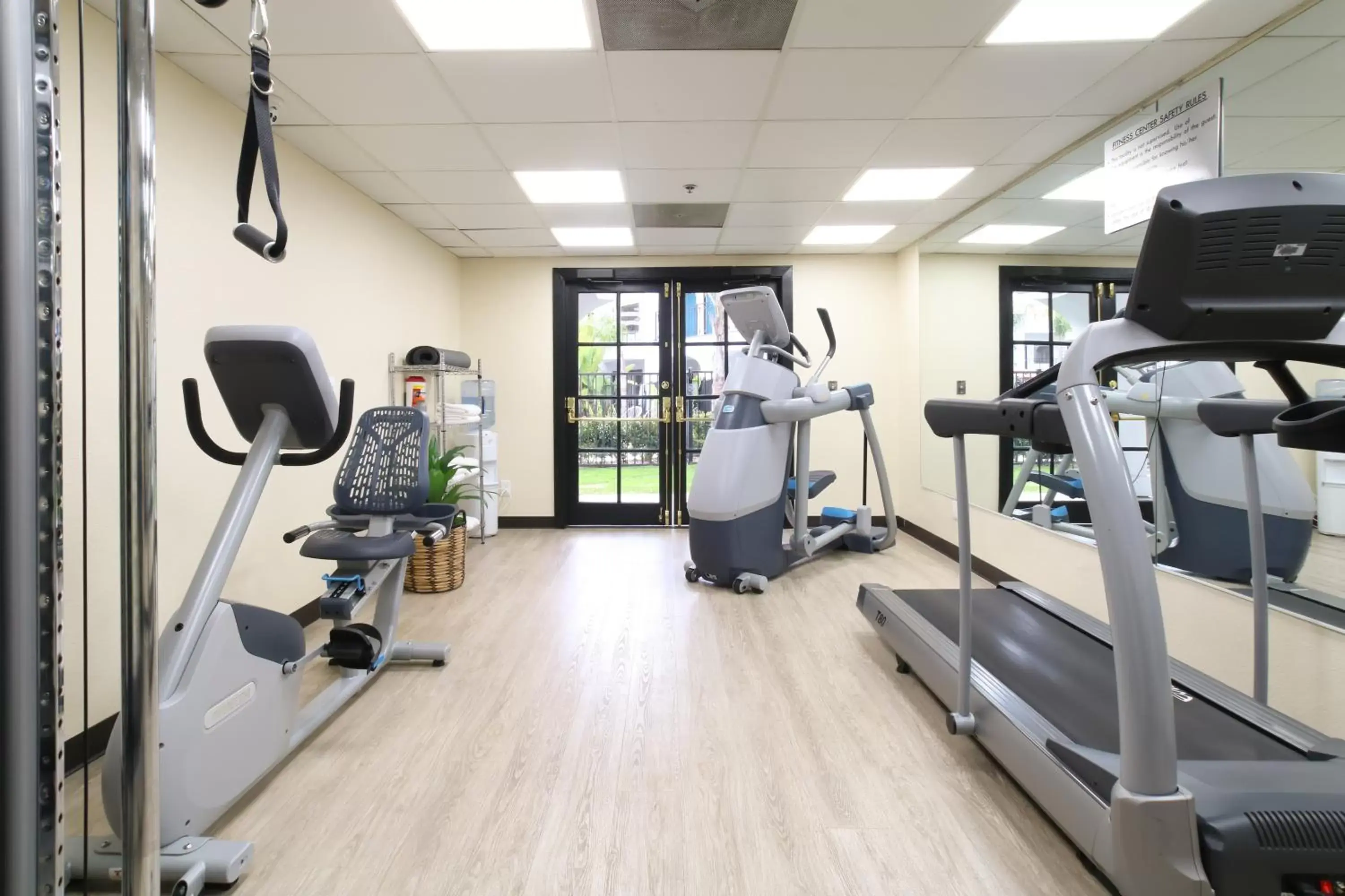 Fitness centre/facilities, Fitness Center/Facilities in Oxford Suites Pismo Beach