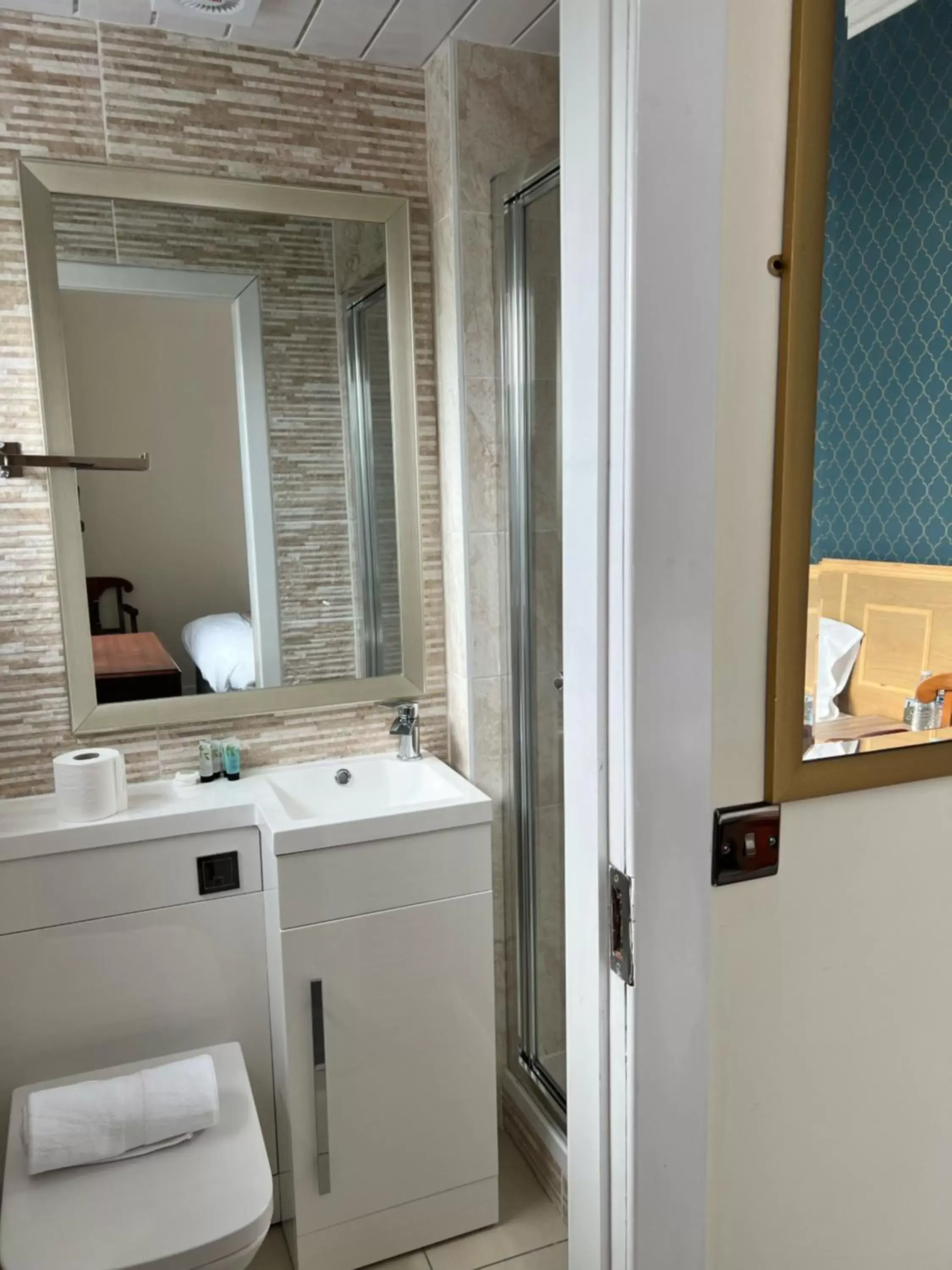 Bathroom in Earl David Hotel
