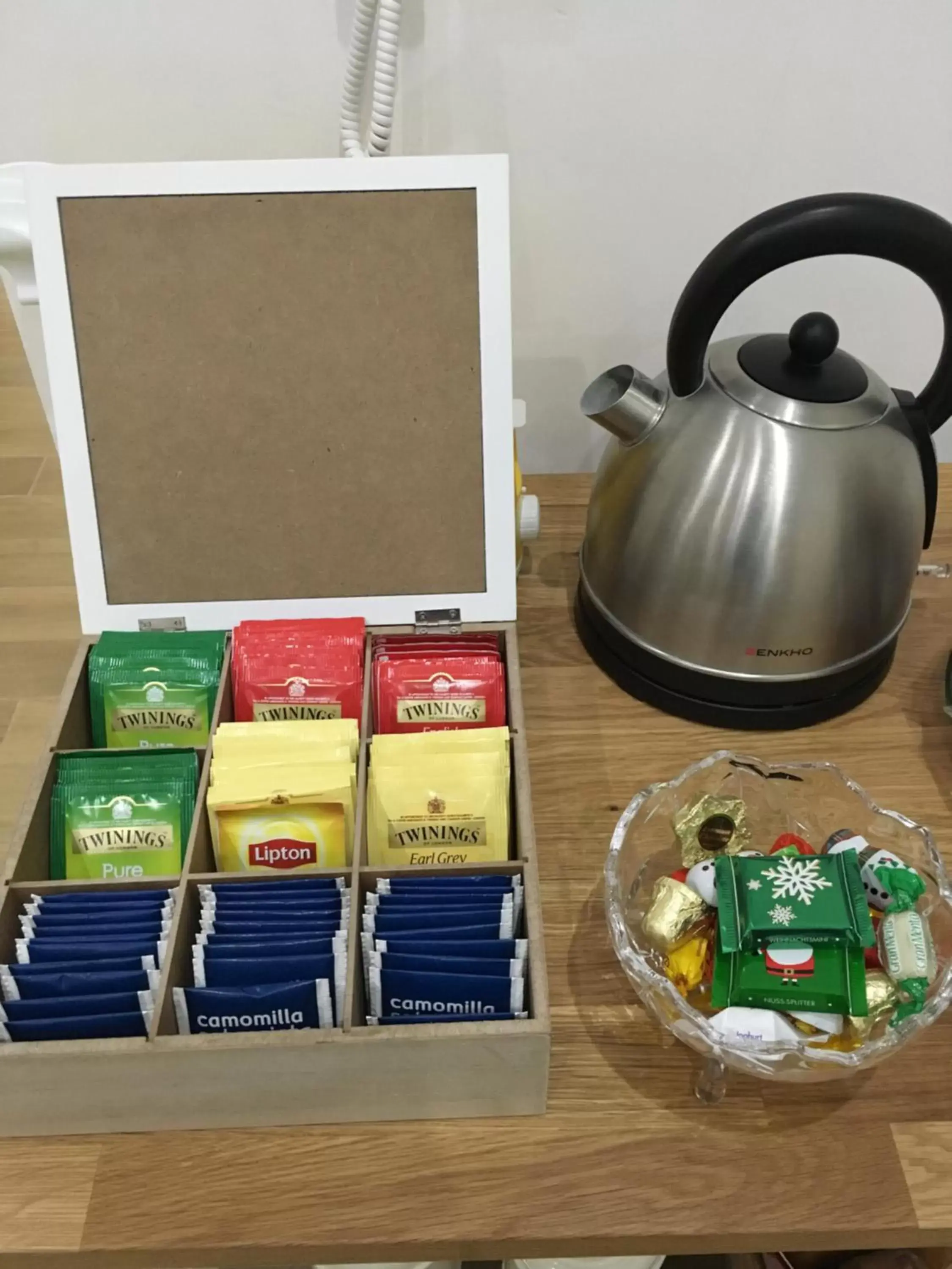 Coffee/tea facilities in Musto Suites & Rooms