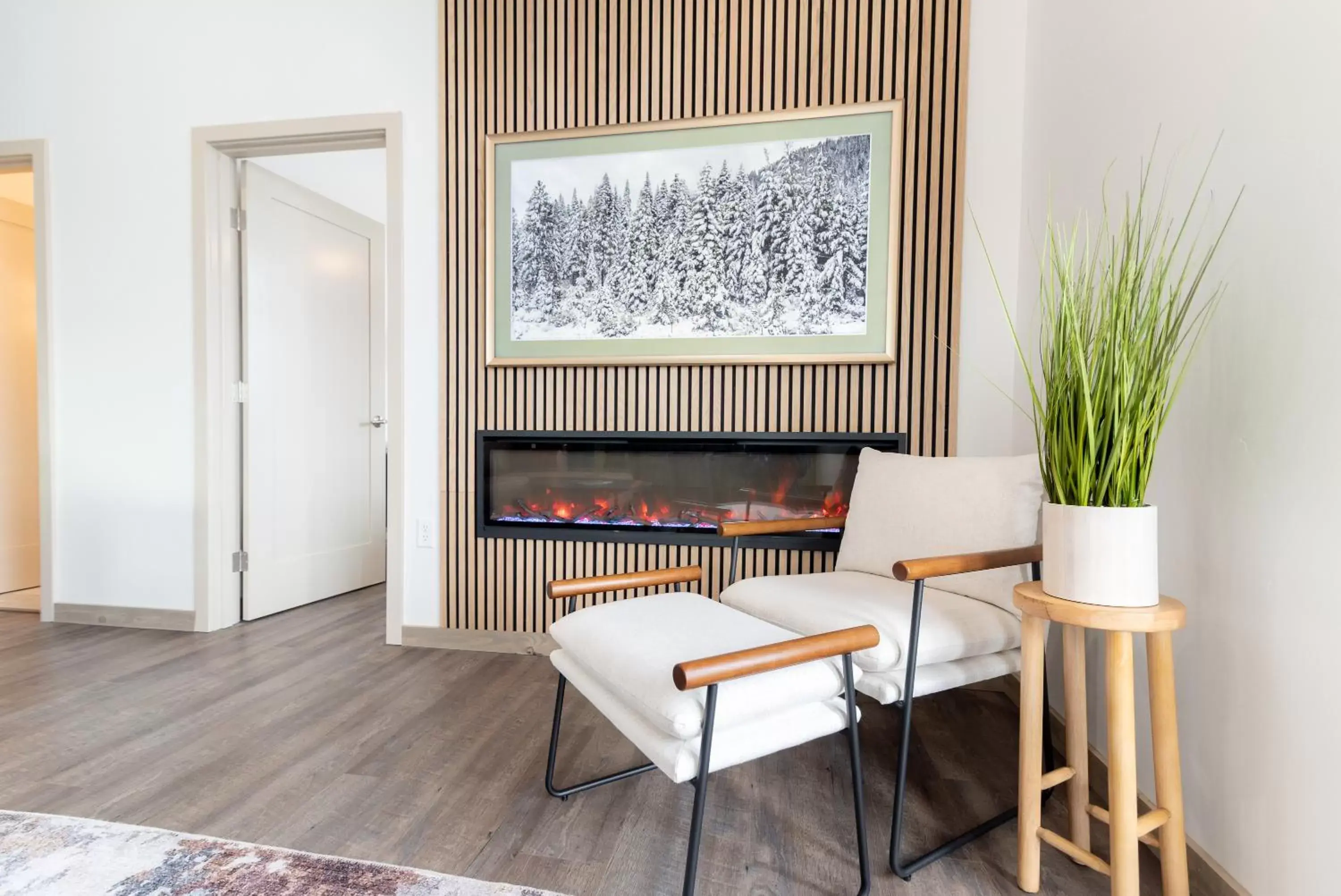 TV and multimedia, Seating Area in Colony Suites