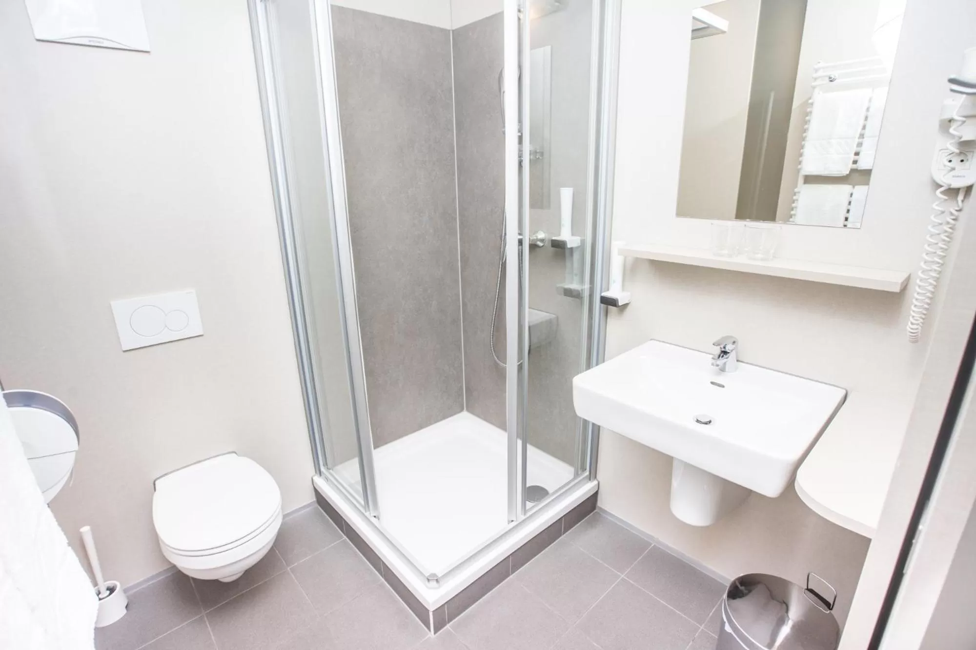 Bathroom in motel22 Parkplatz inklusive