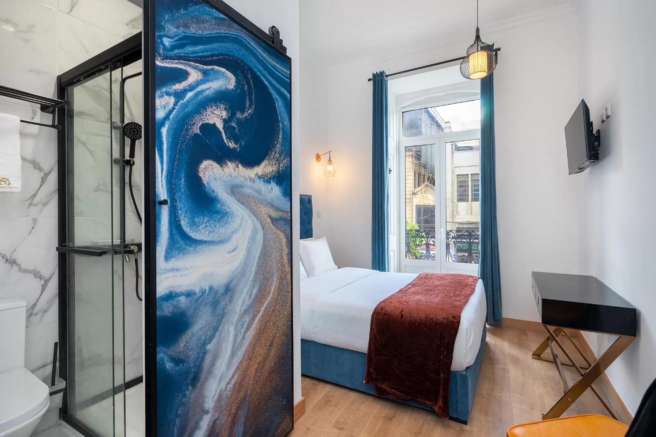 Photo of the whole room, Bed in Lisbon 5 Hotel