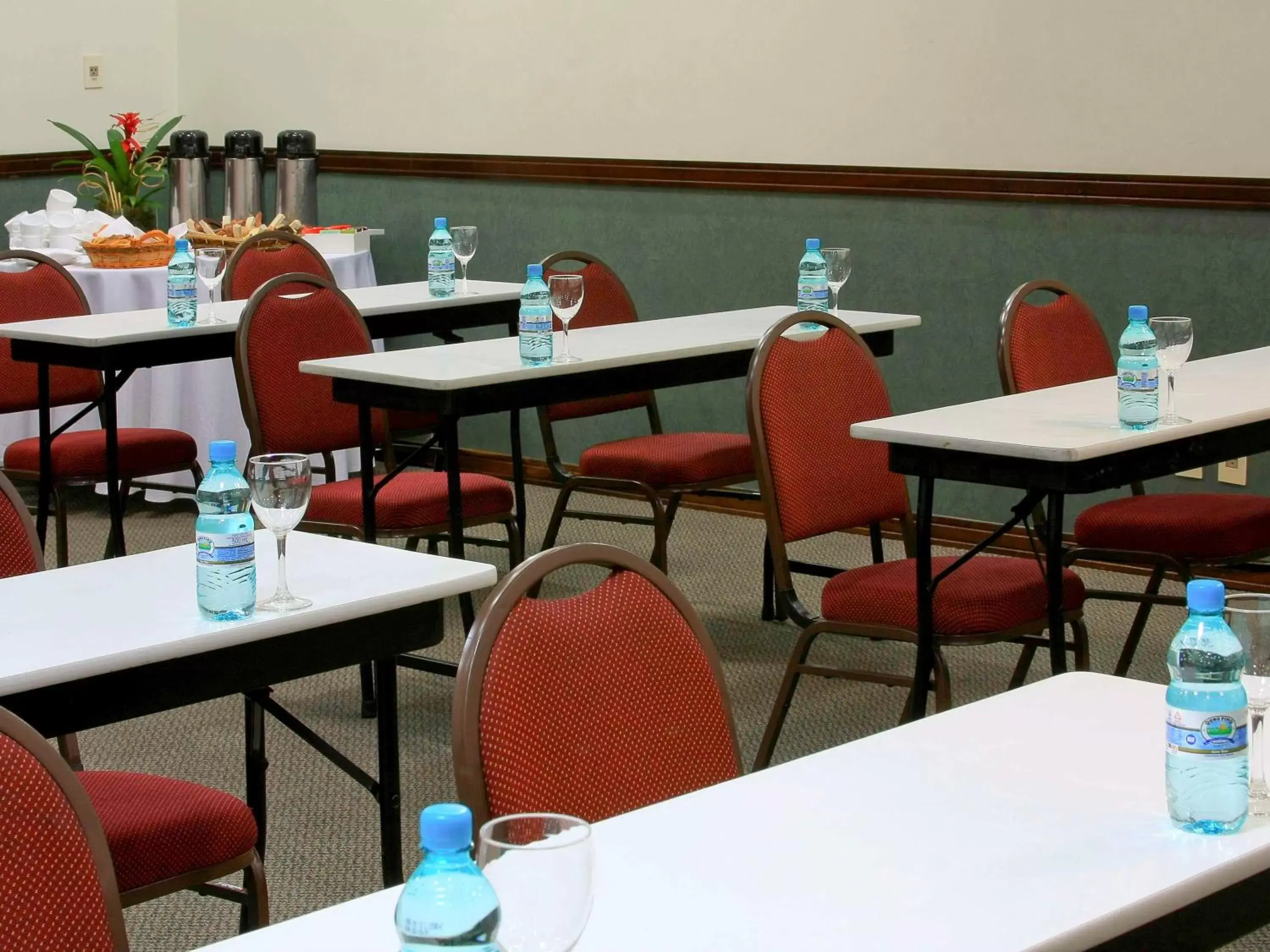 Meeting/conference room, Restaurant/Places to Eat in Mercure Jaragua do Sul