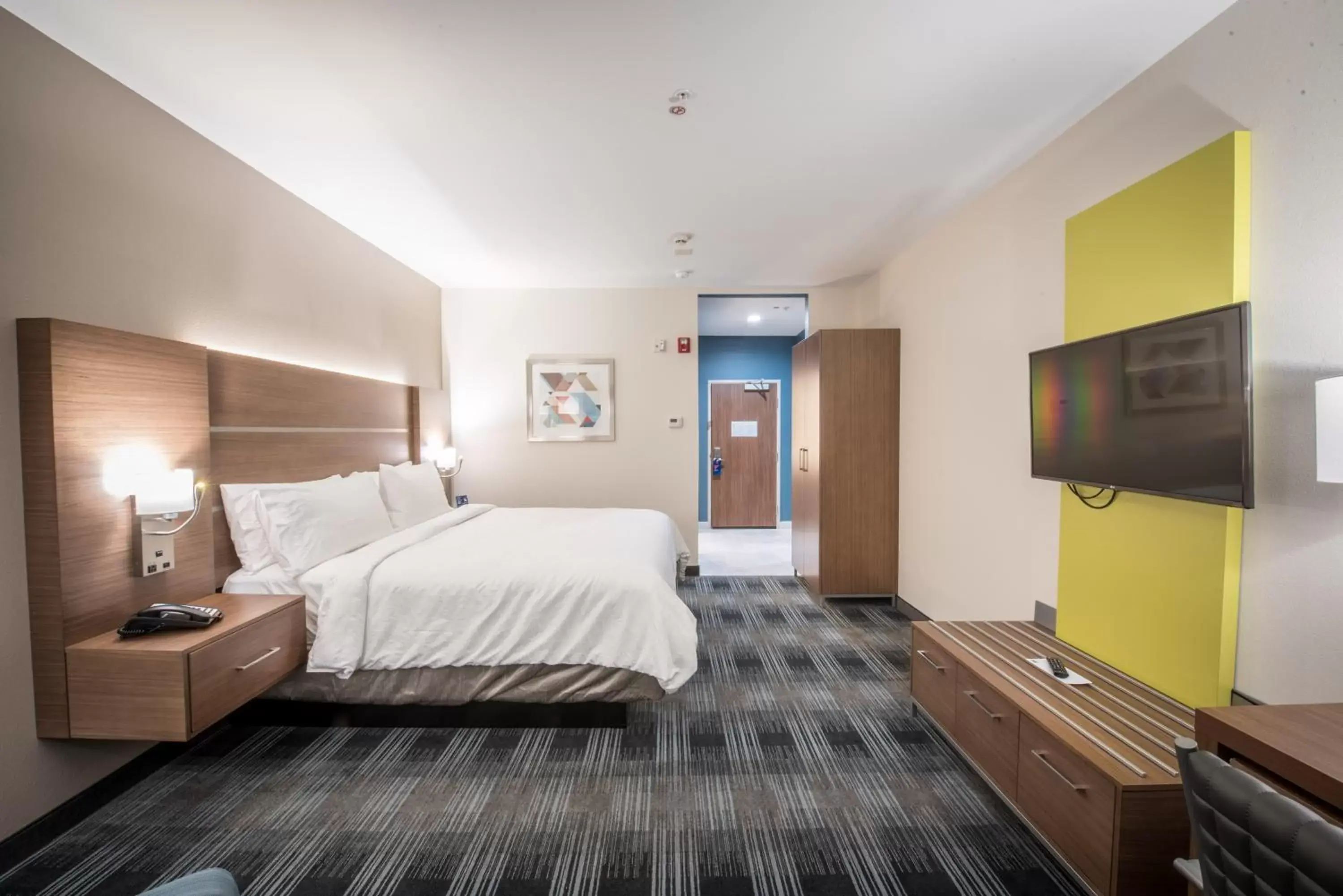 King Room with Walk-in Shower - Communications Accessible in Holiday Inn Express & Suites - Houston Westchase - Westheimer by IHG King Room with Walk-in Shower - Communications Accessible in Holiday Inn Express & Suites - Houston Westchase - Westheimer by IHG
