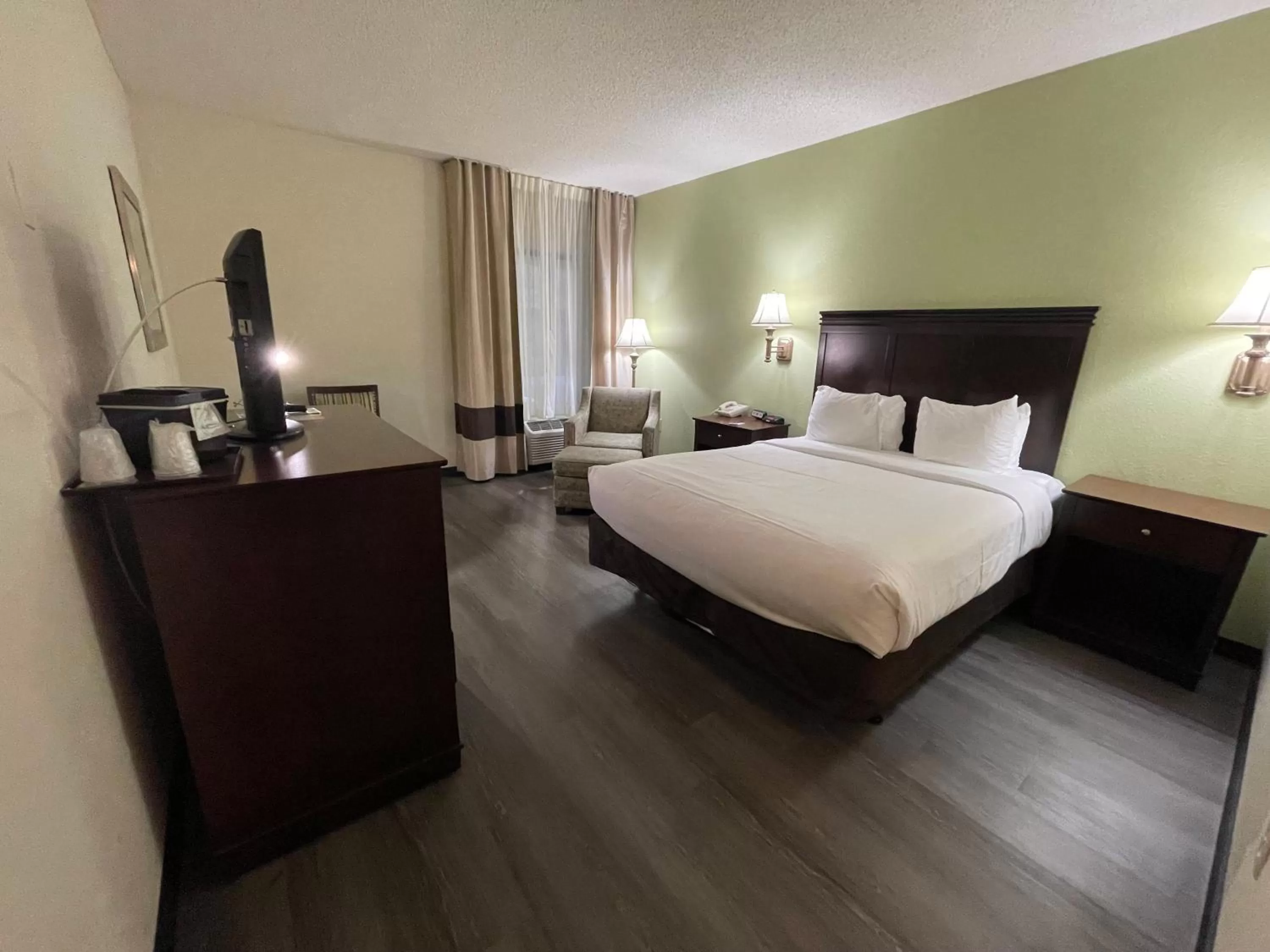 Bed in Comfort Inn Pinehurst - Southern Pines